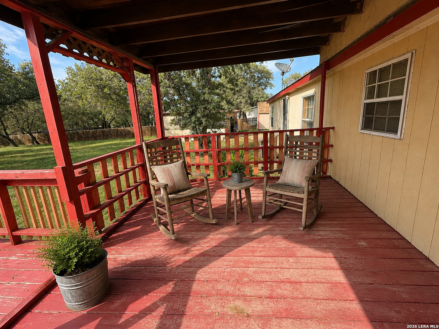 main property photo 28