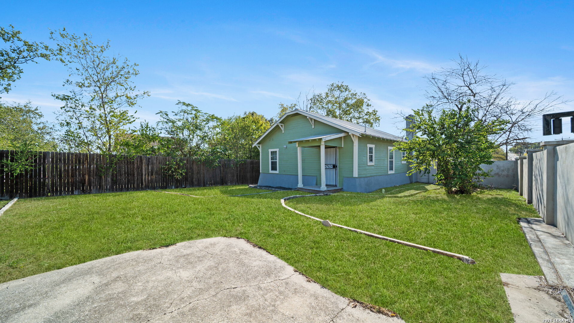 main property photo 19