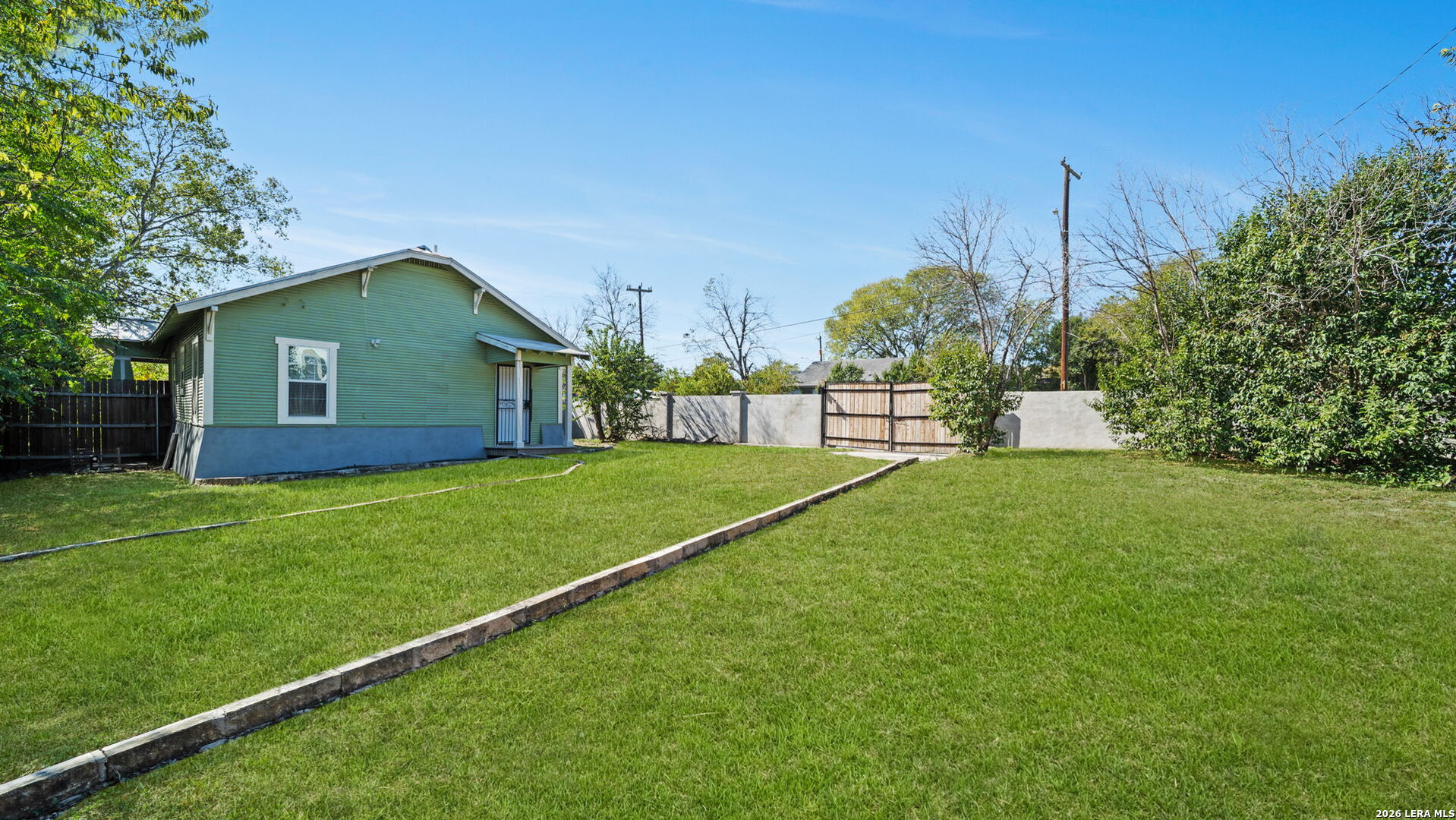 main property photo 20