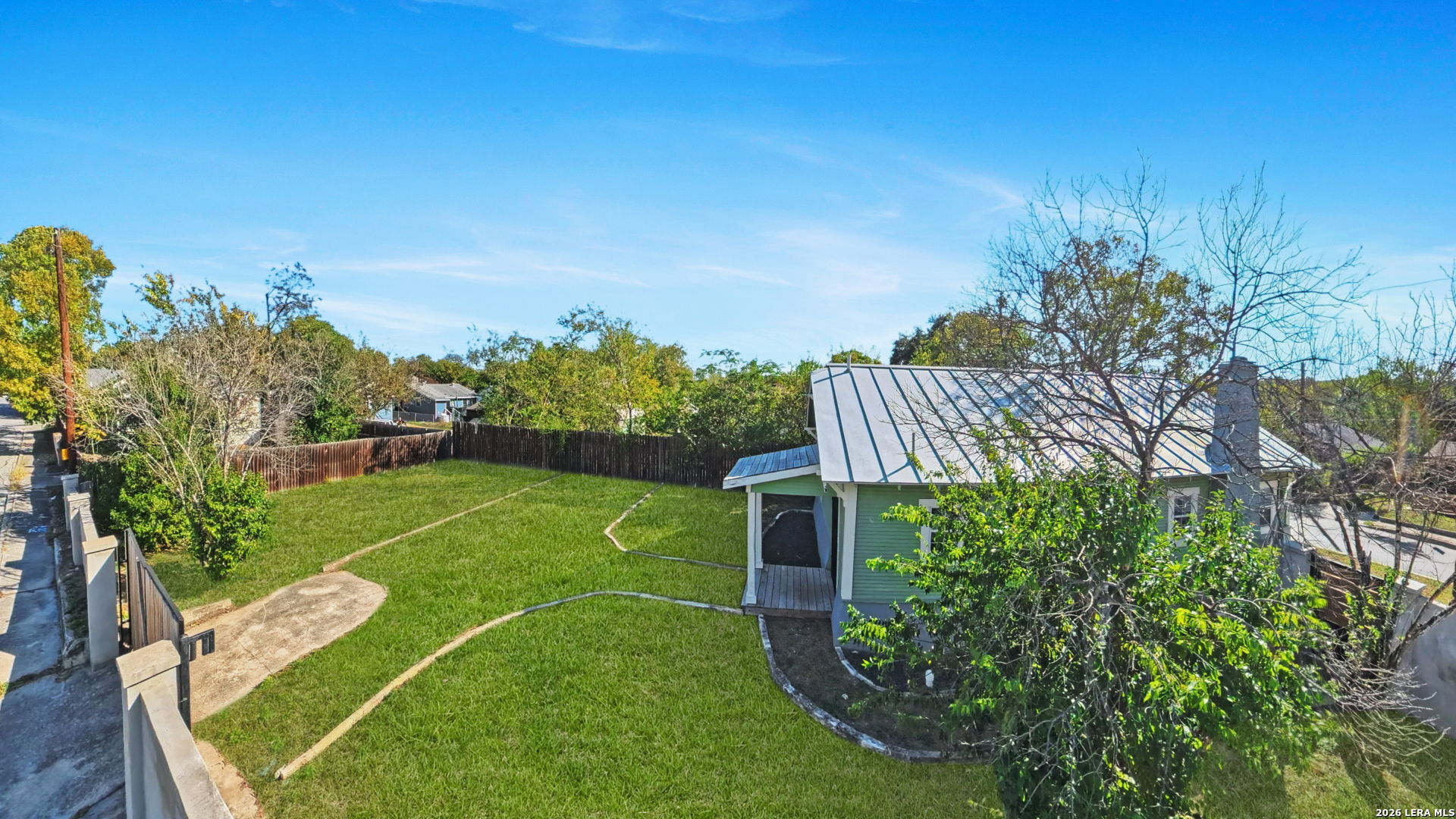 main property photo 22