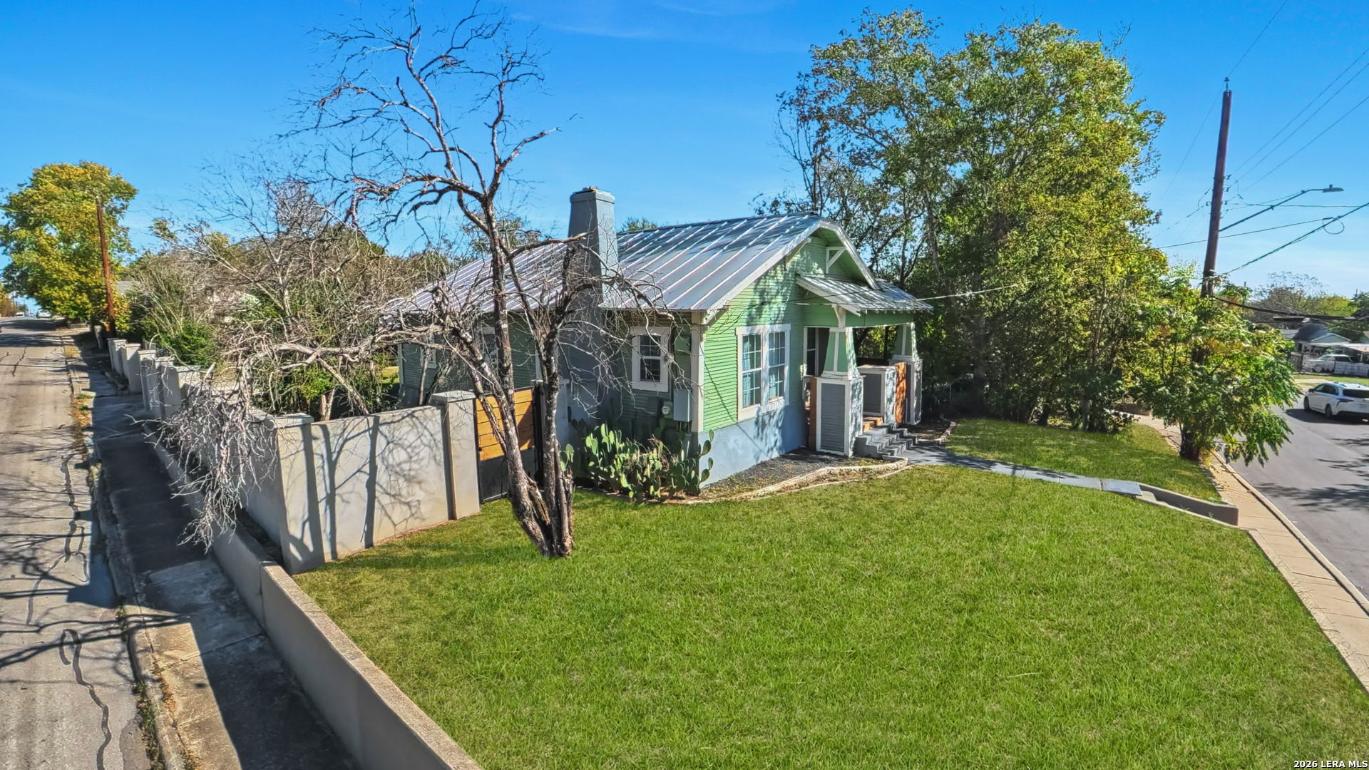 main property photo 27