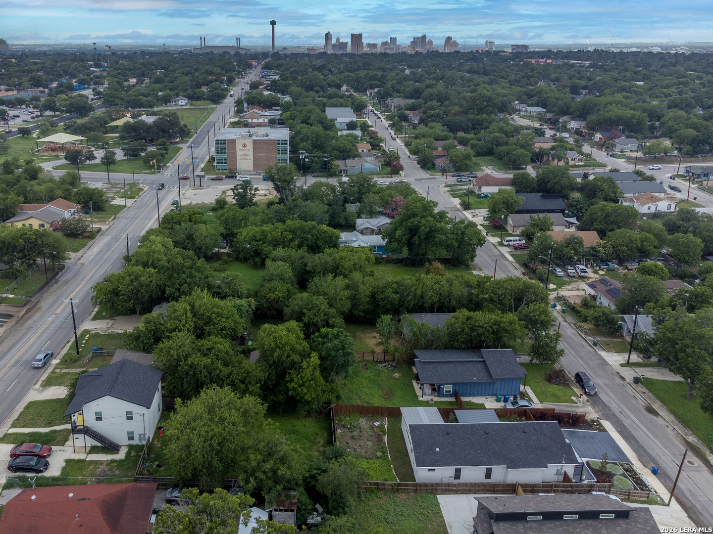 main property photo 33