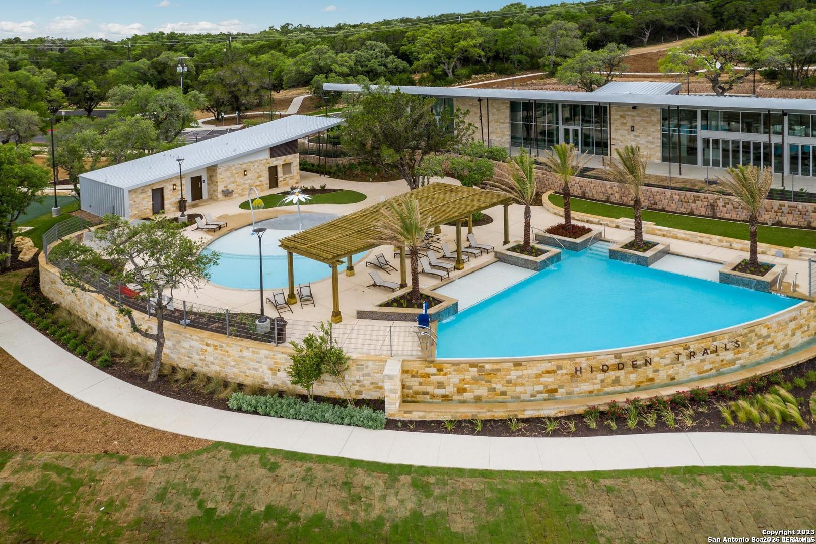 main property photo 21