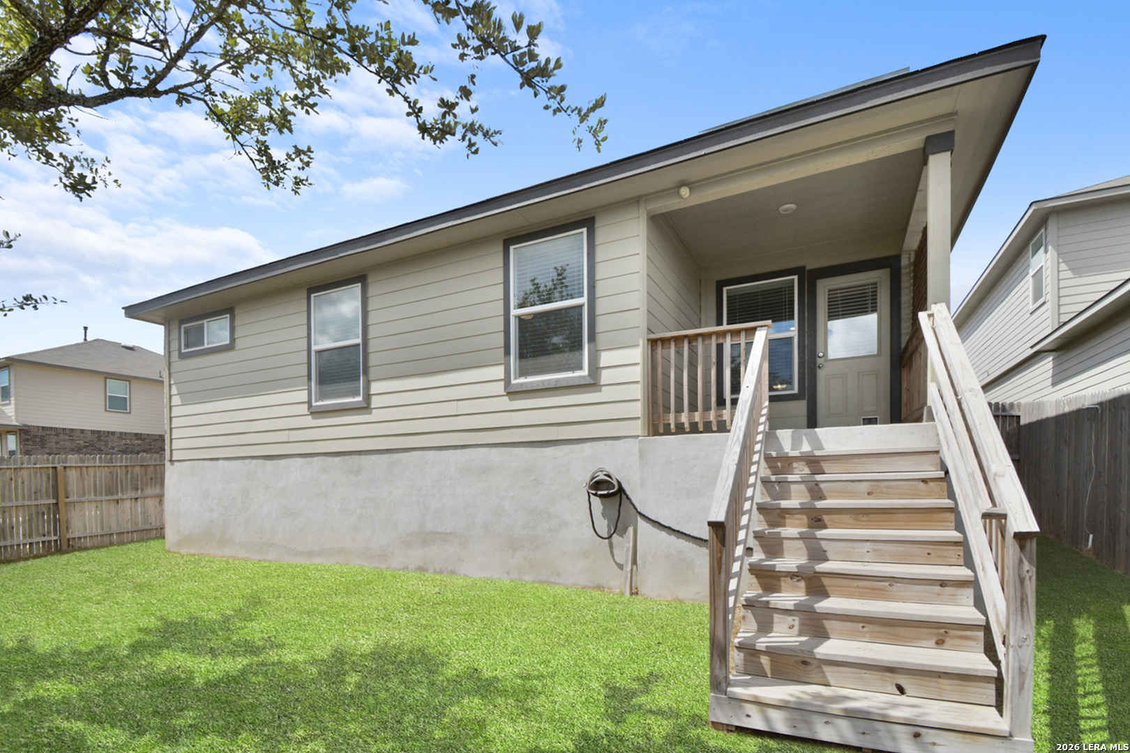 main property photo 14
