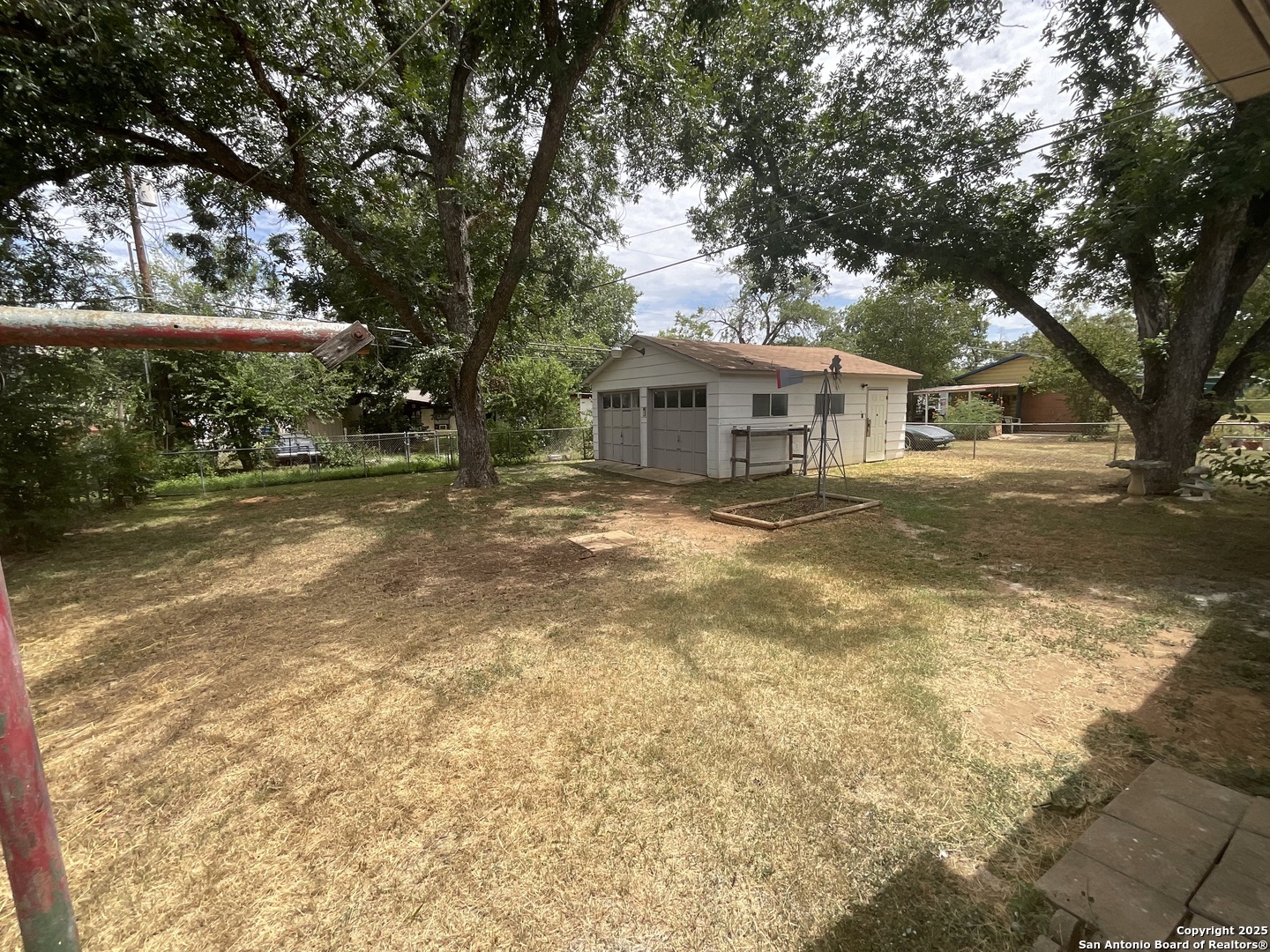 main property photo 18