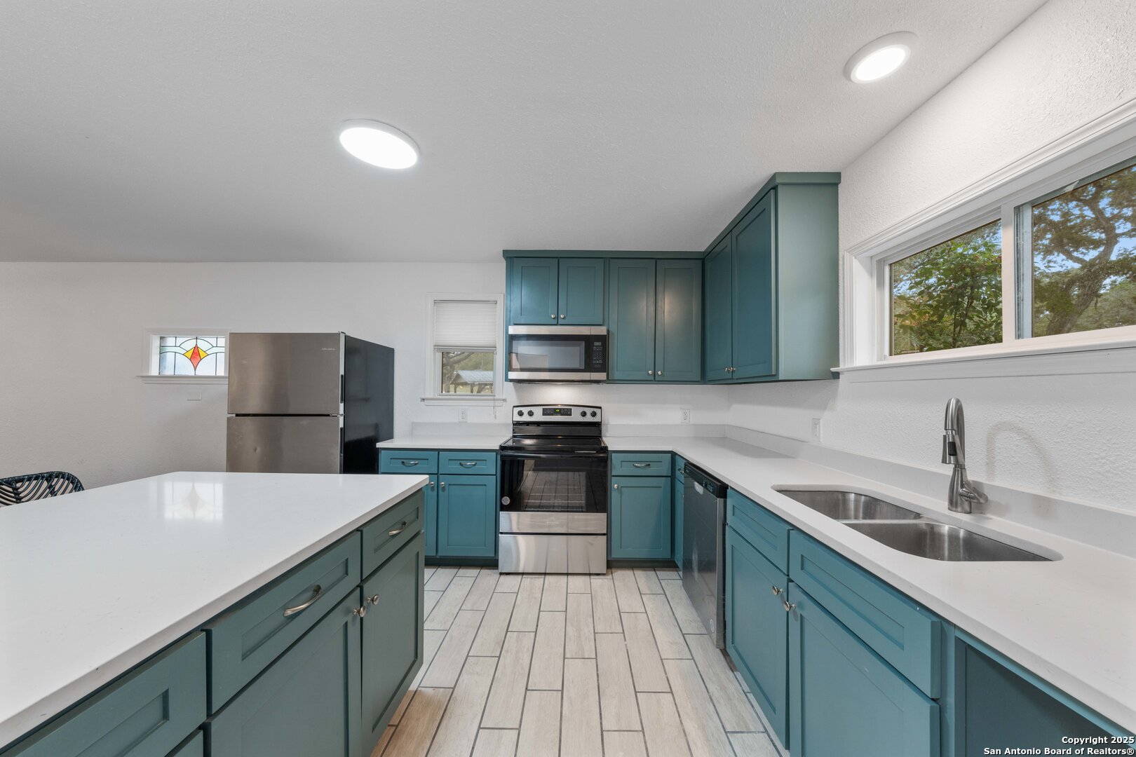 main property photo 14