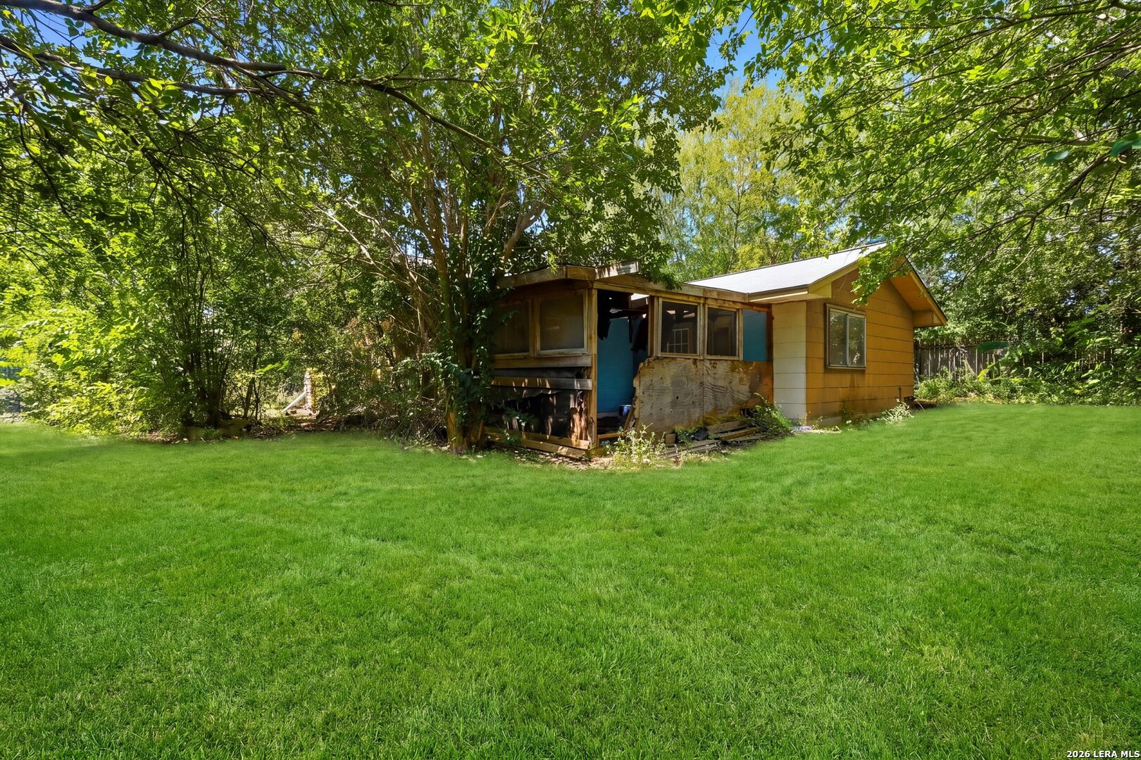 main property photo 16