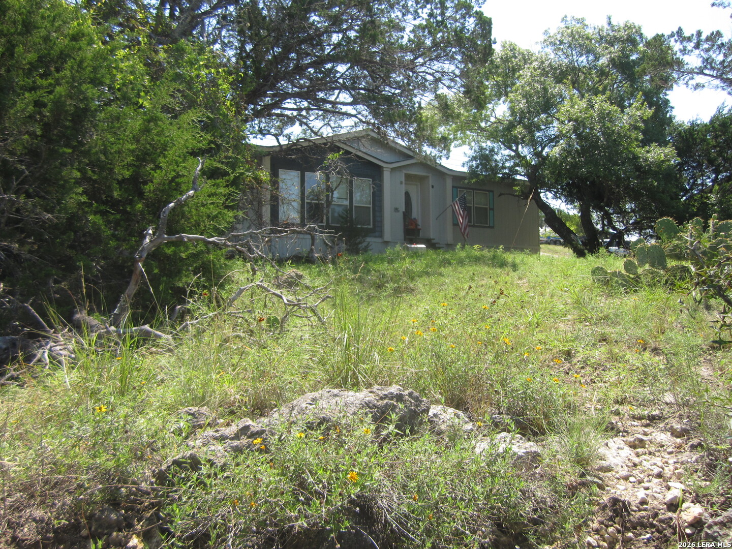 main property photo 28
