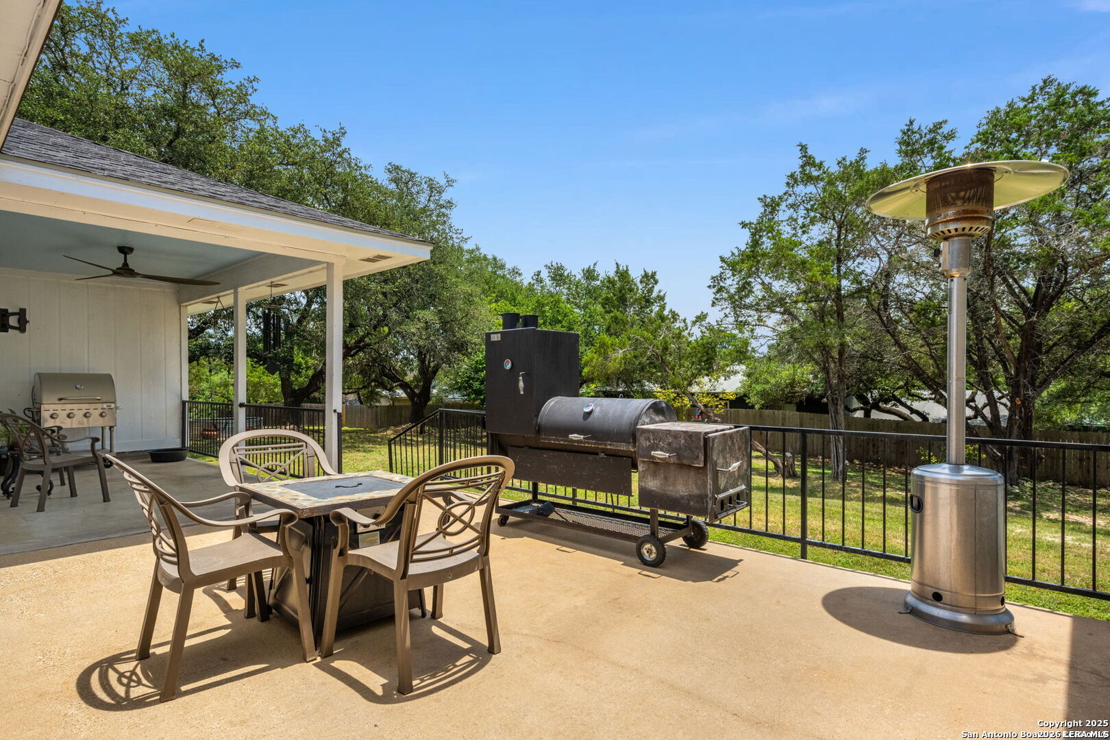 main property photo 6
