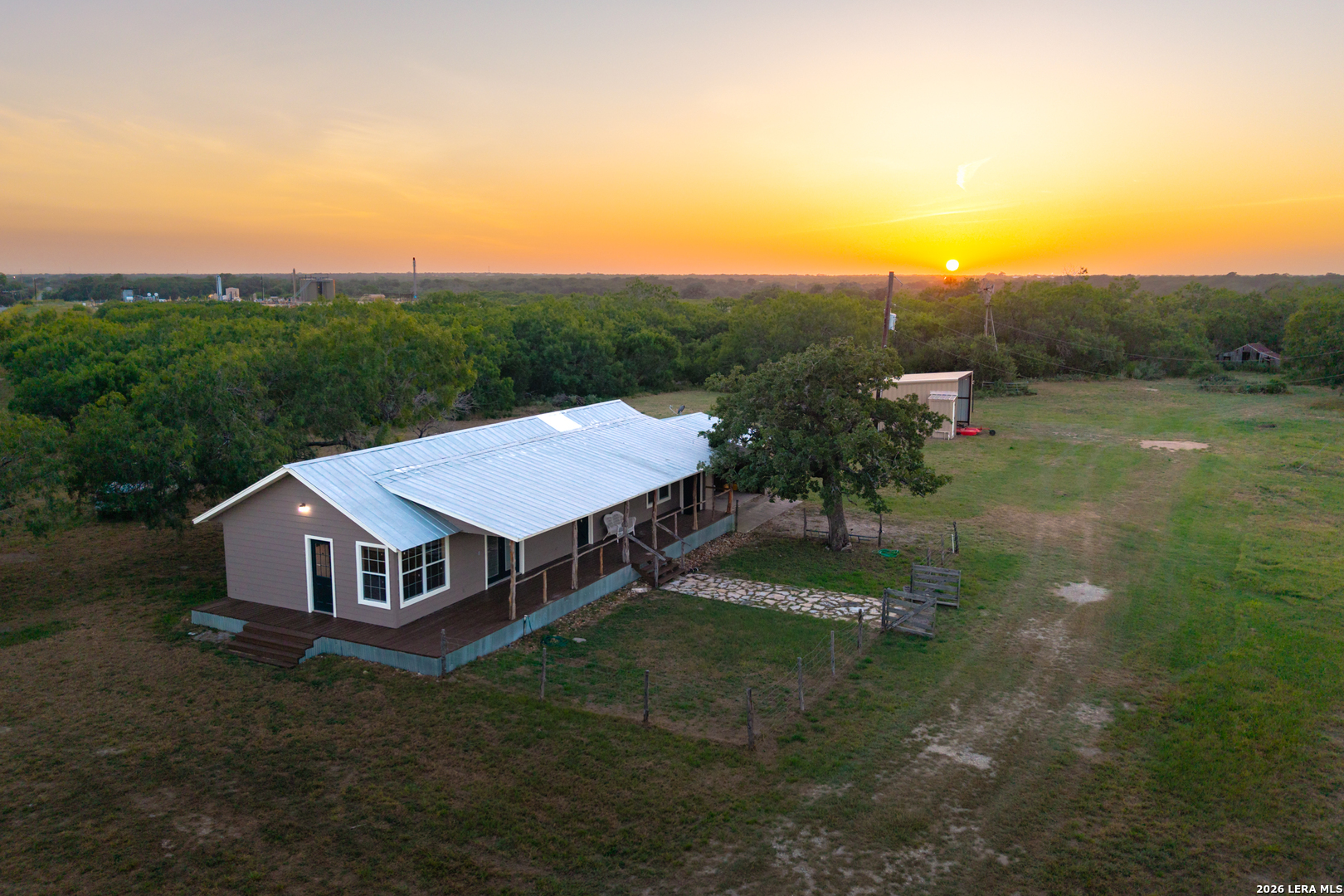 main property photo 41
