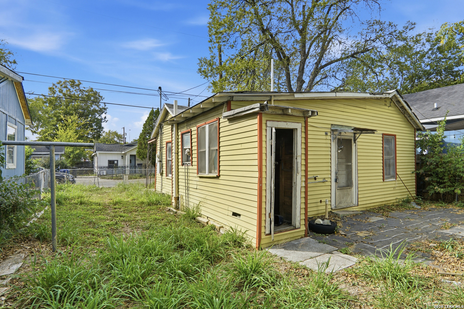 main property photo 3