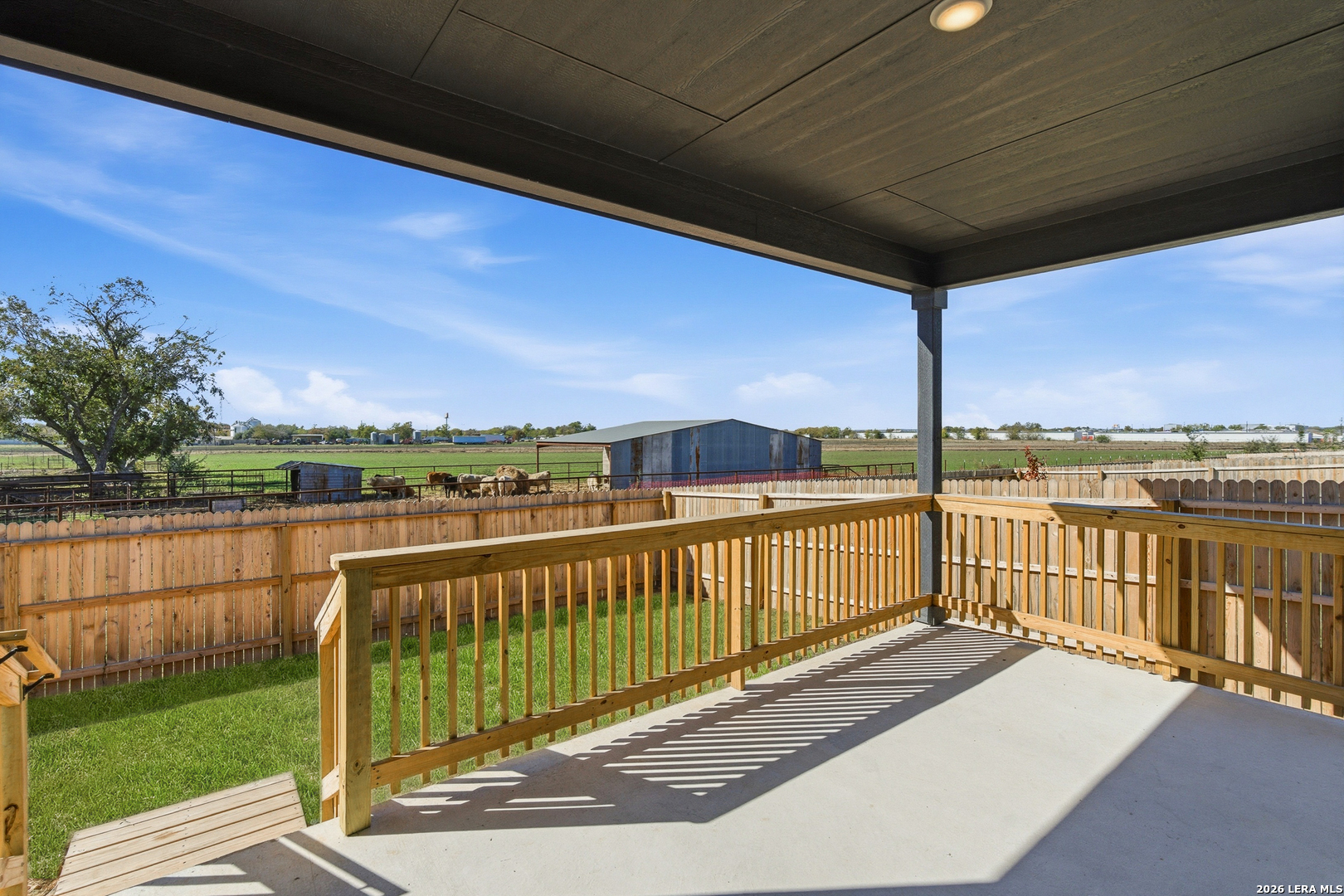 main property photo 23
