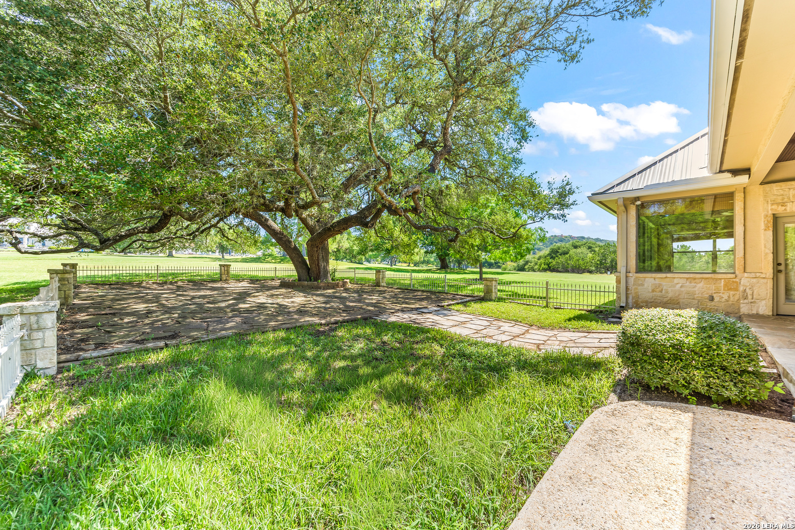 main property photo 50