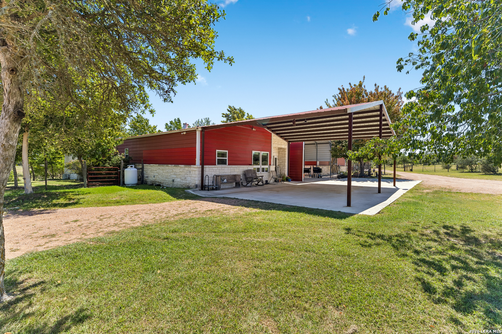 main property photo 7