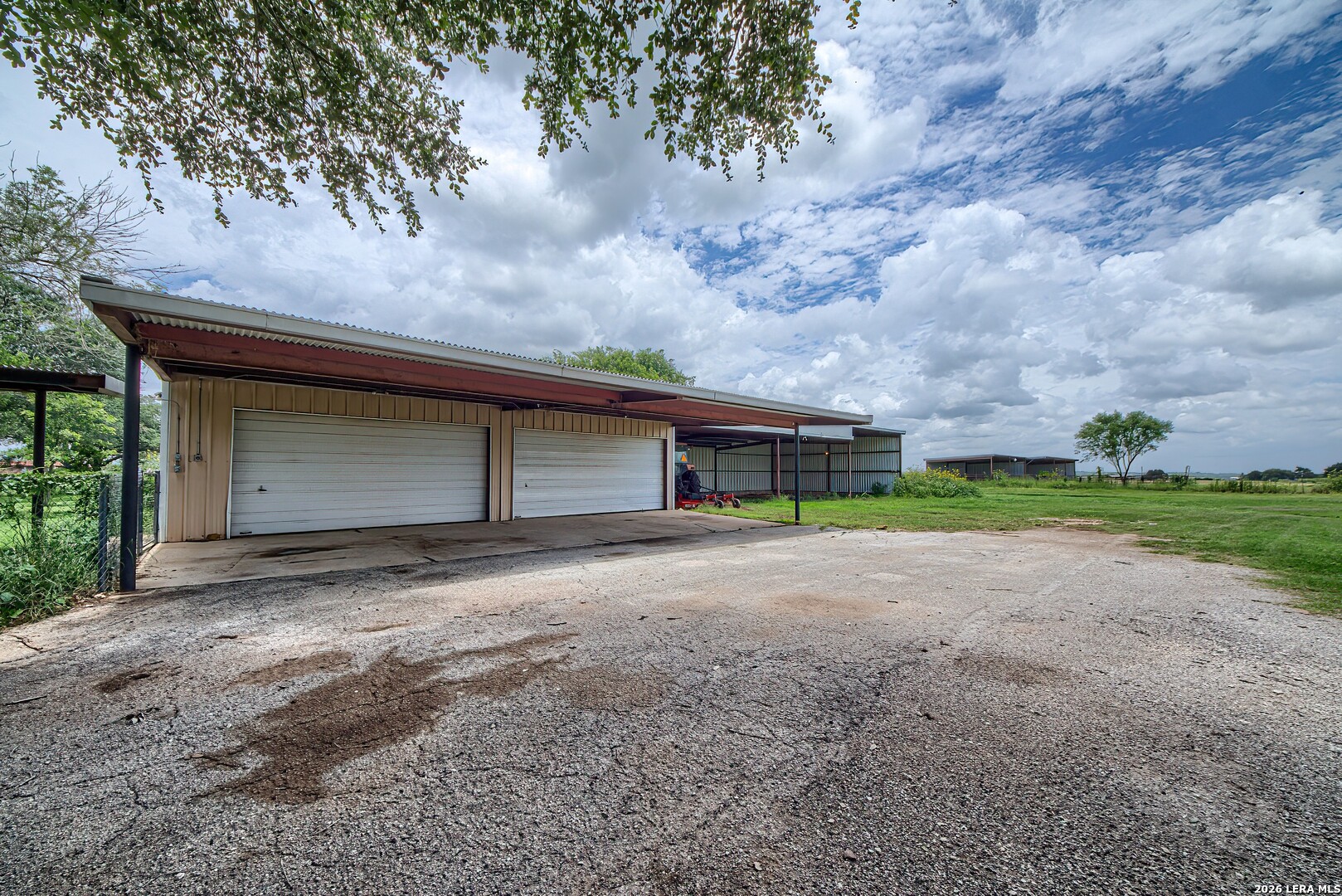 main property photo 24