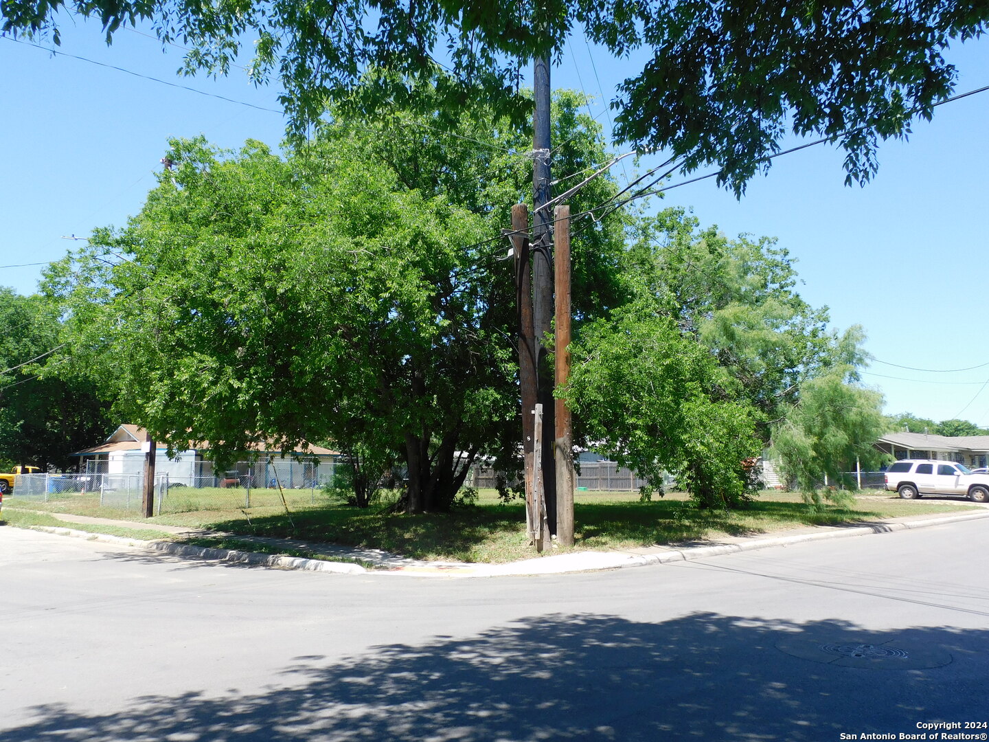 main property photo 15