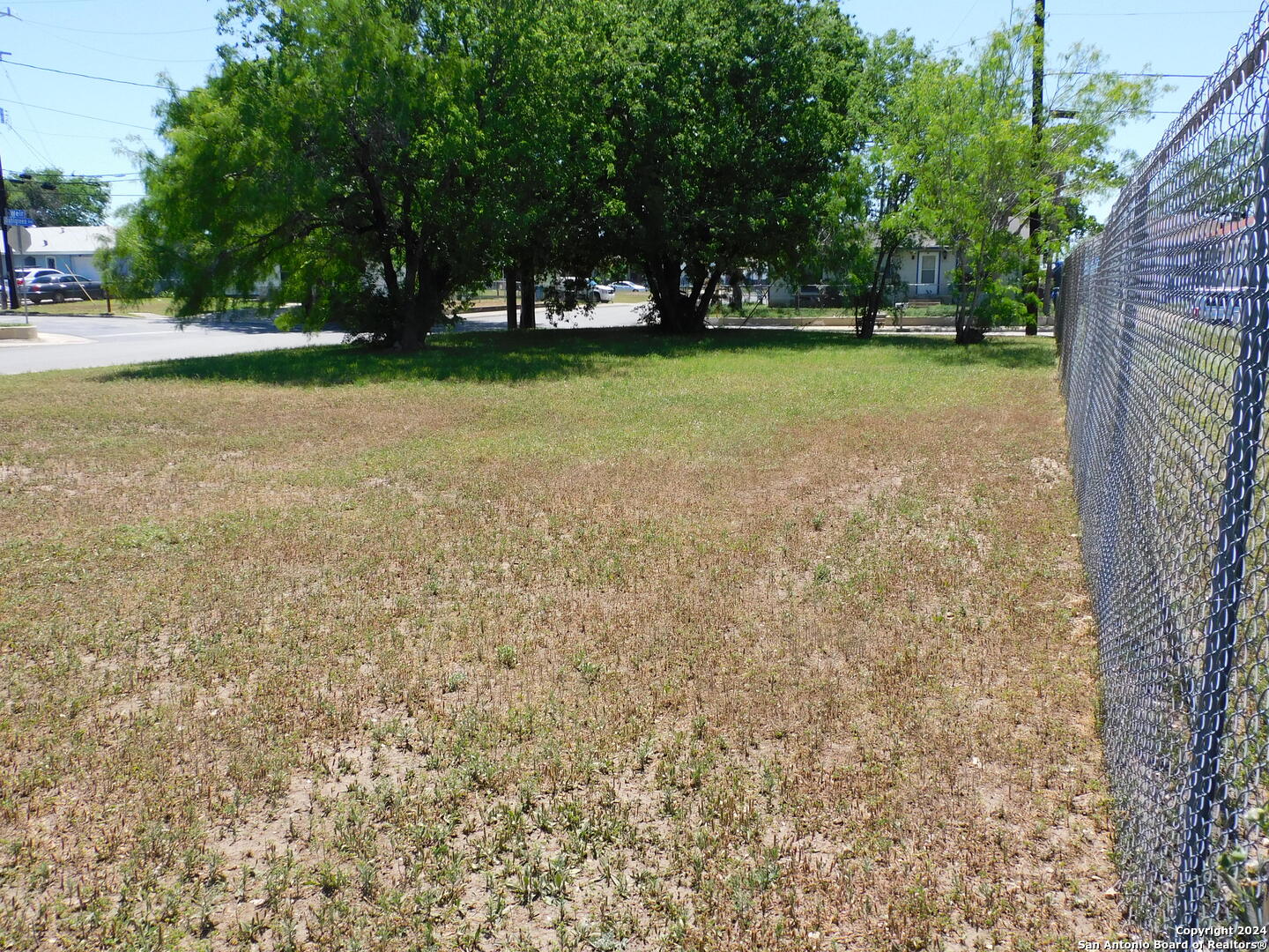 main property photo 9