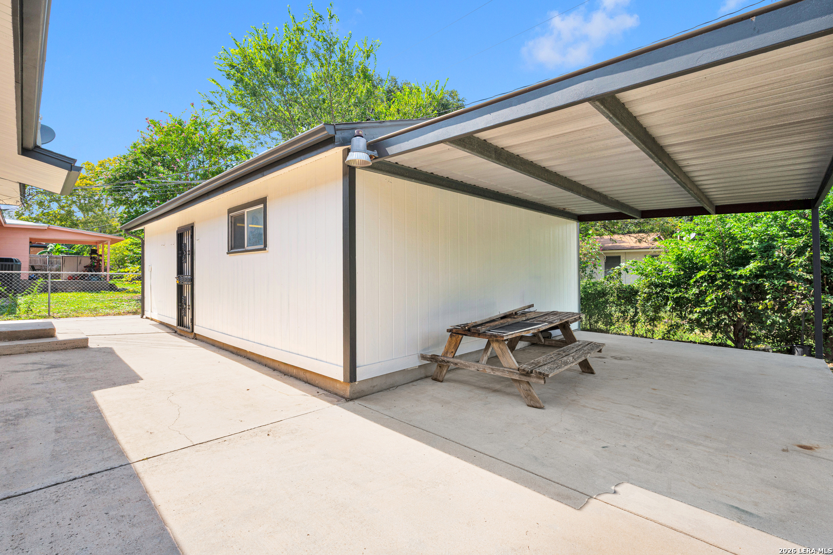 main property photo 22