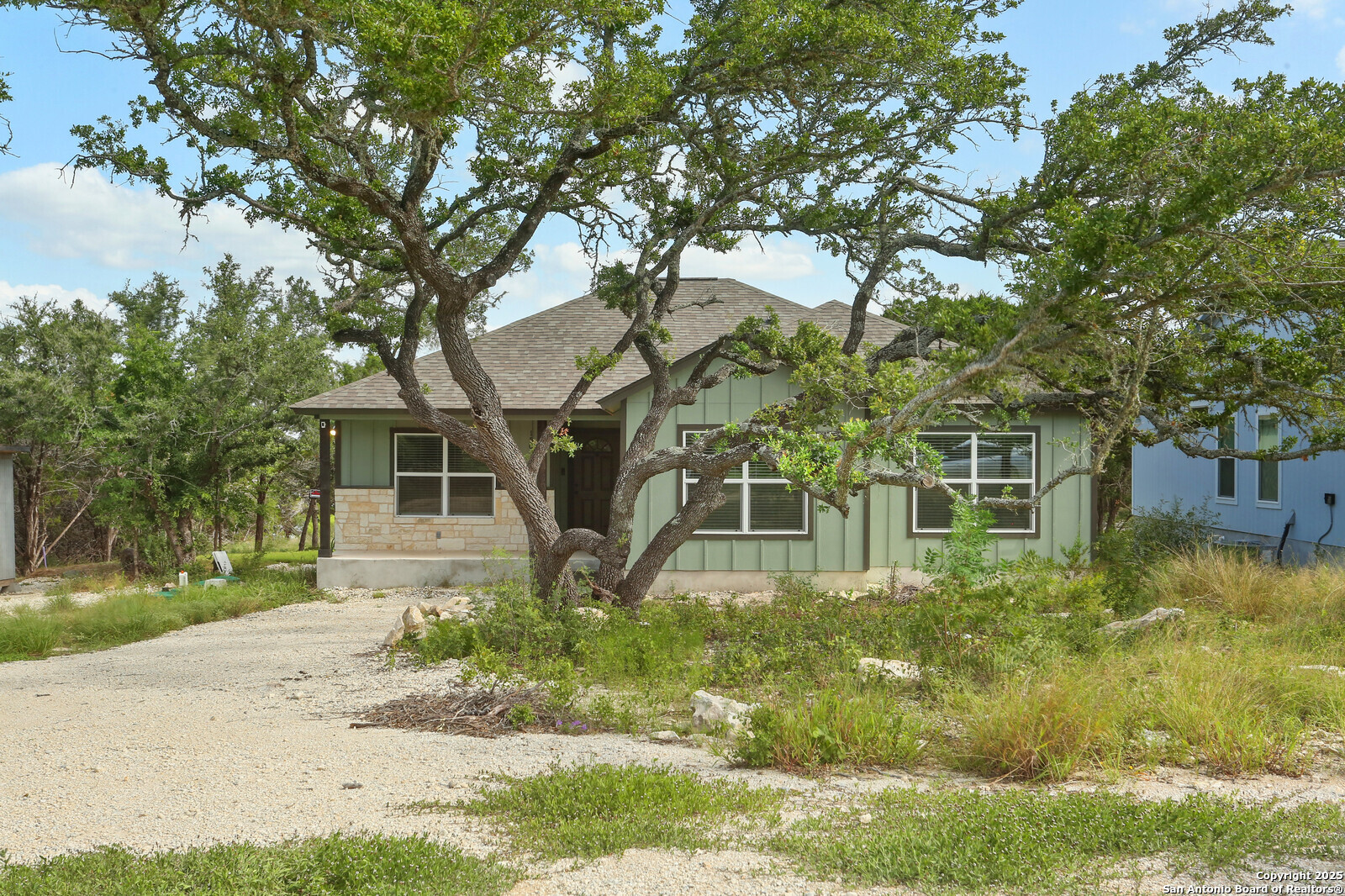 main property photo 0