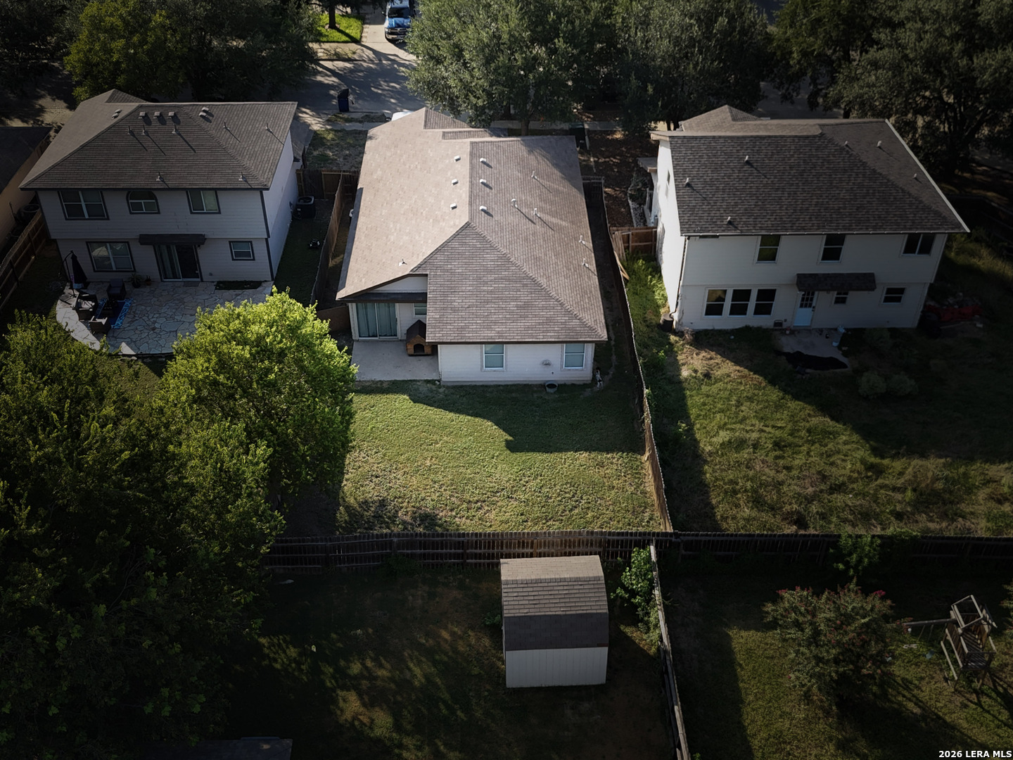 main property photo 32