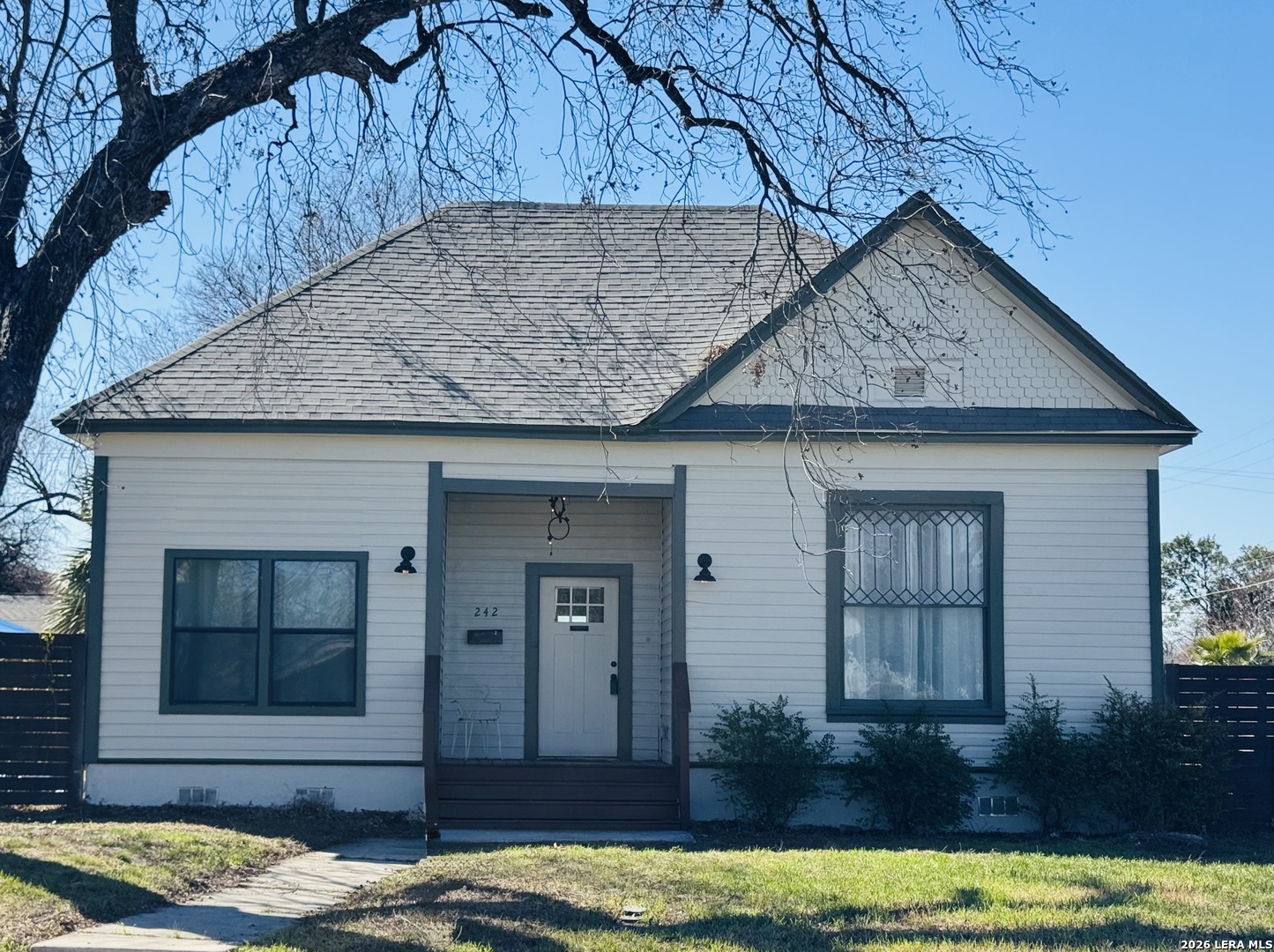 main property photo 0