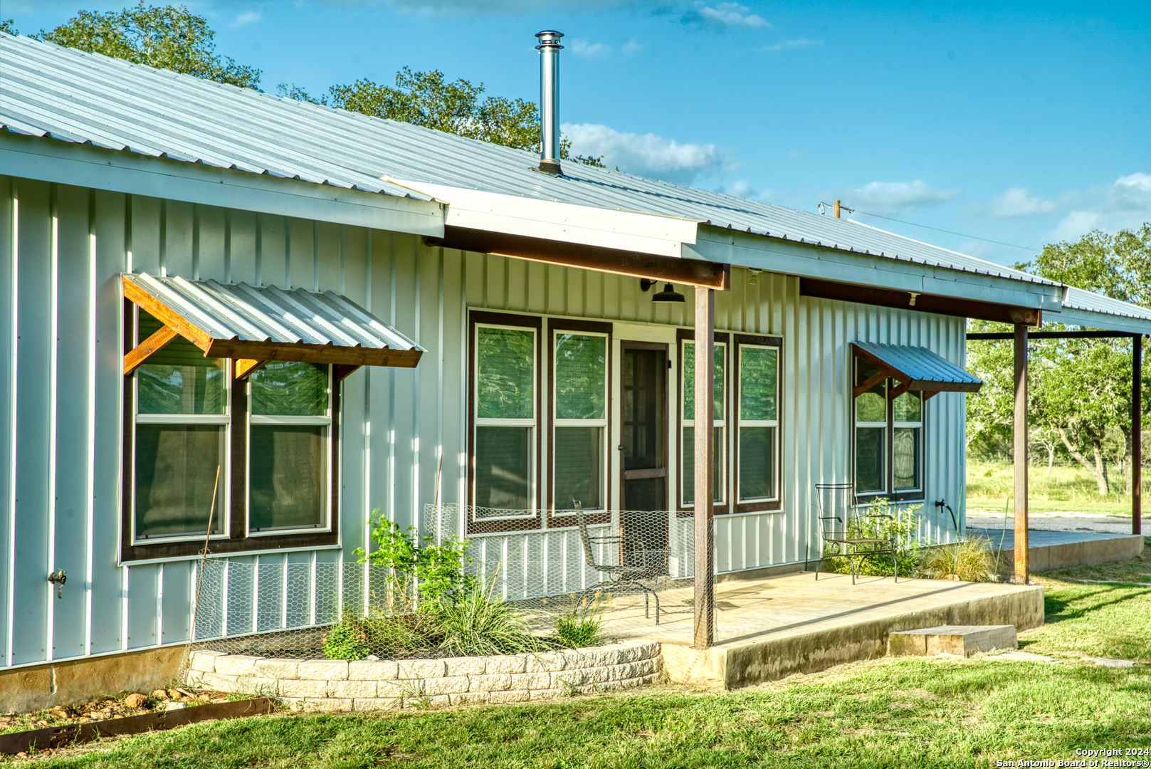 main property photo 30