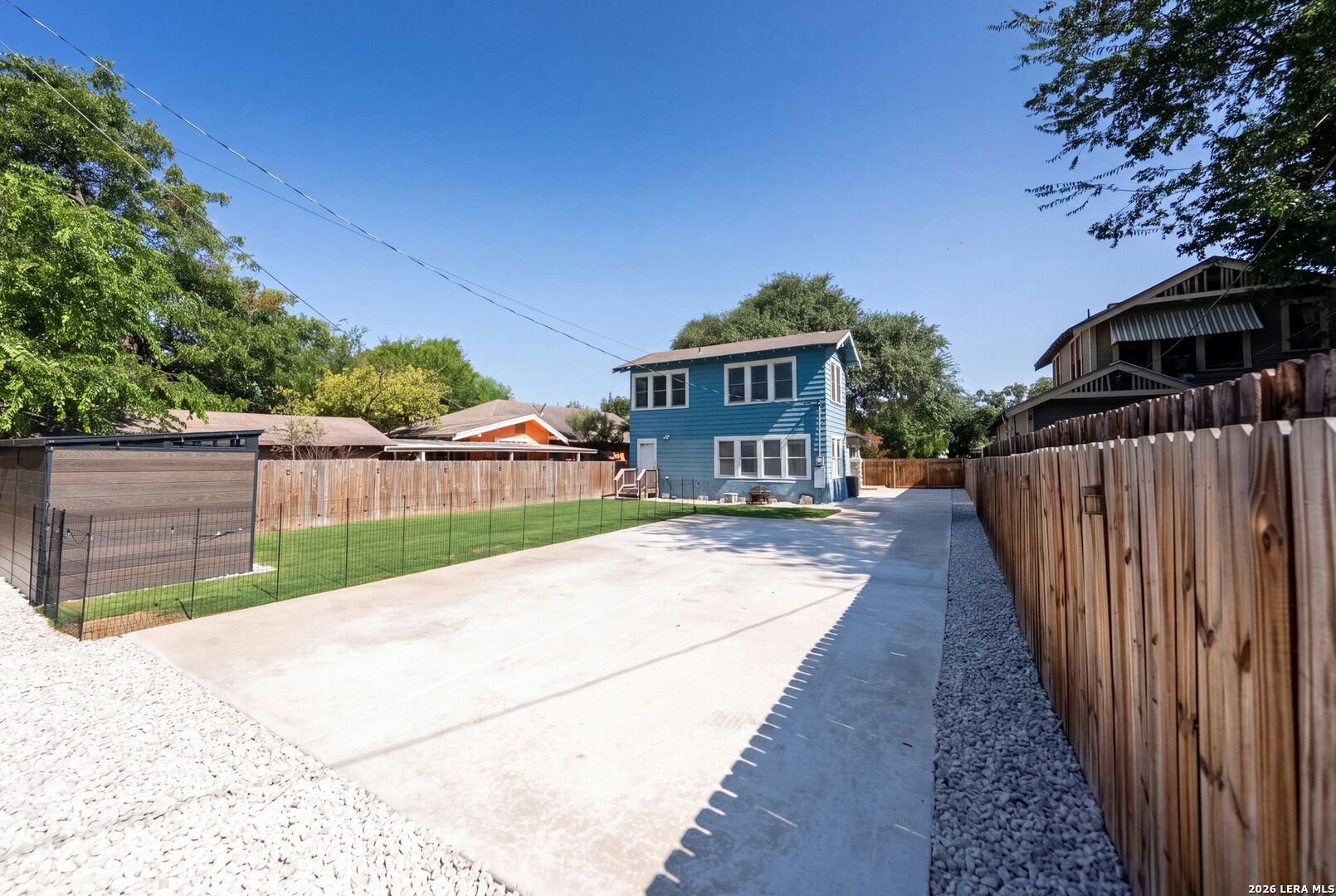 main property photo 40
