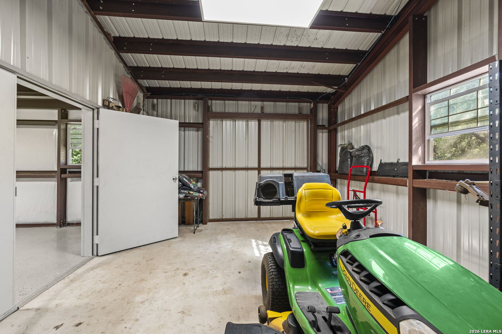 main property photo 18