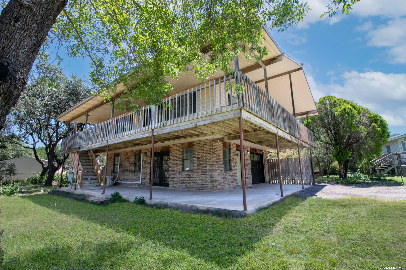 main property photo 28