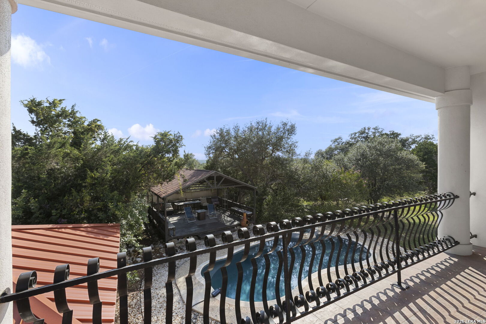 main property photo 23