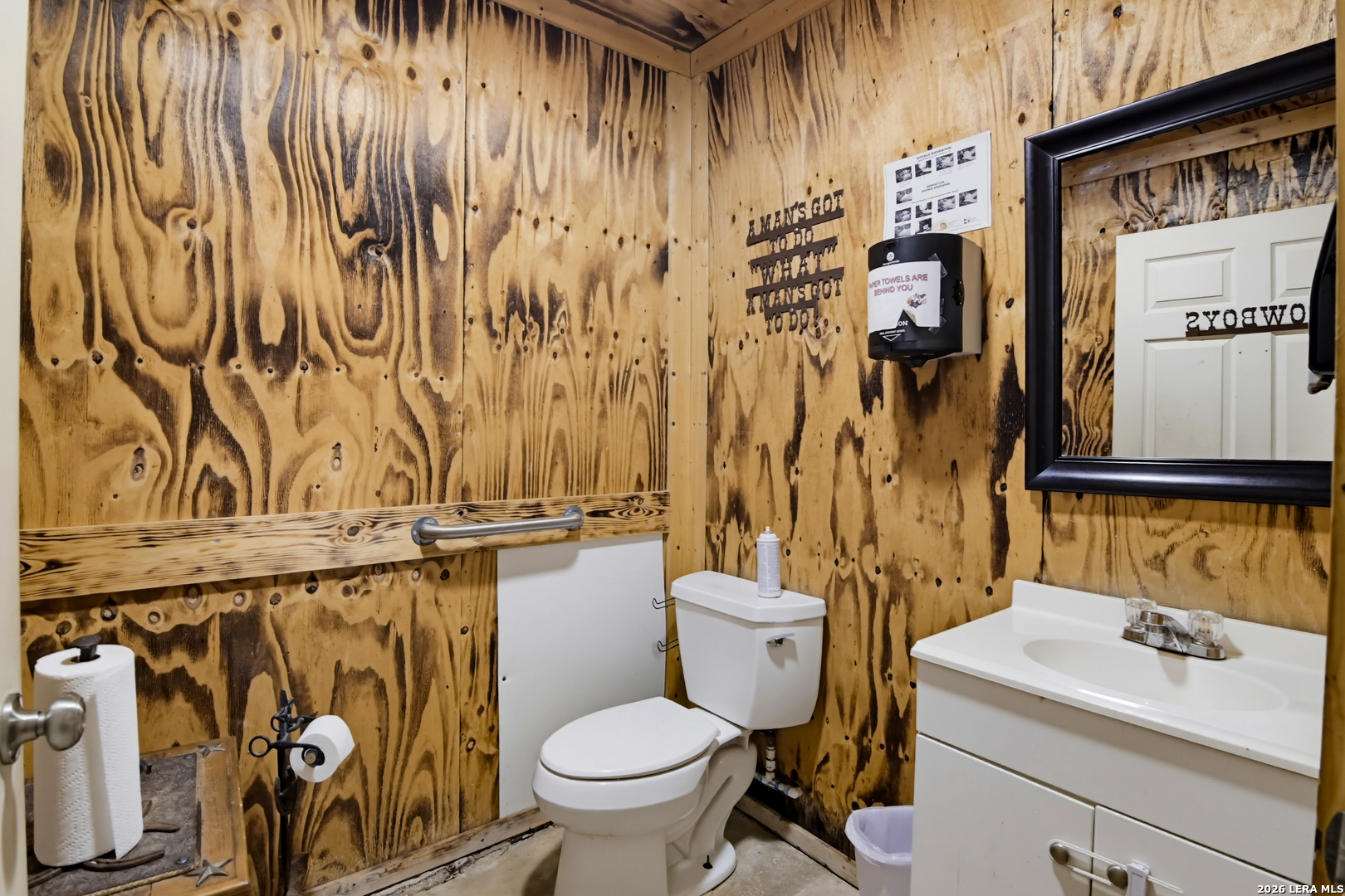 main property photo 41