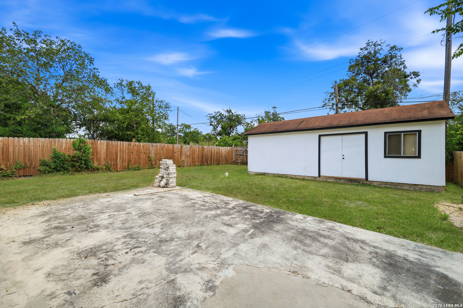 main property photo 31