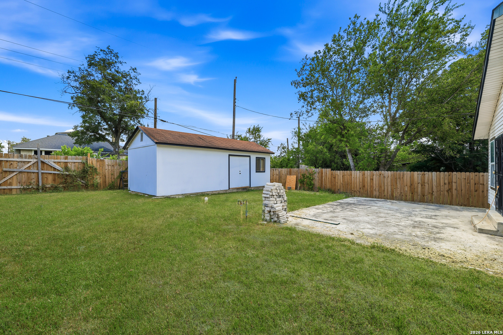 main property photo 32