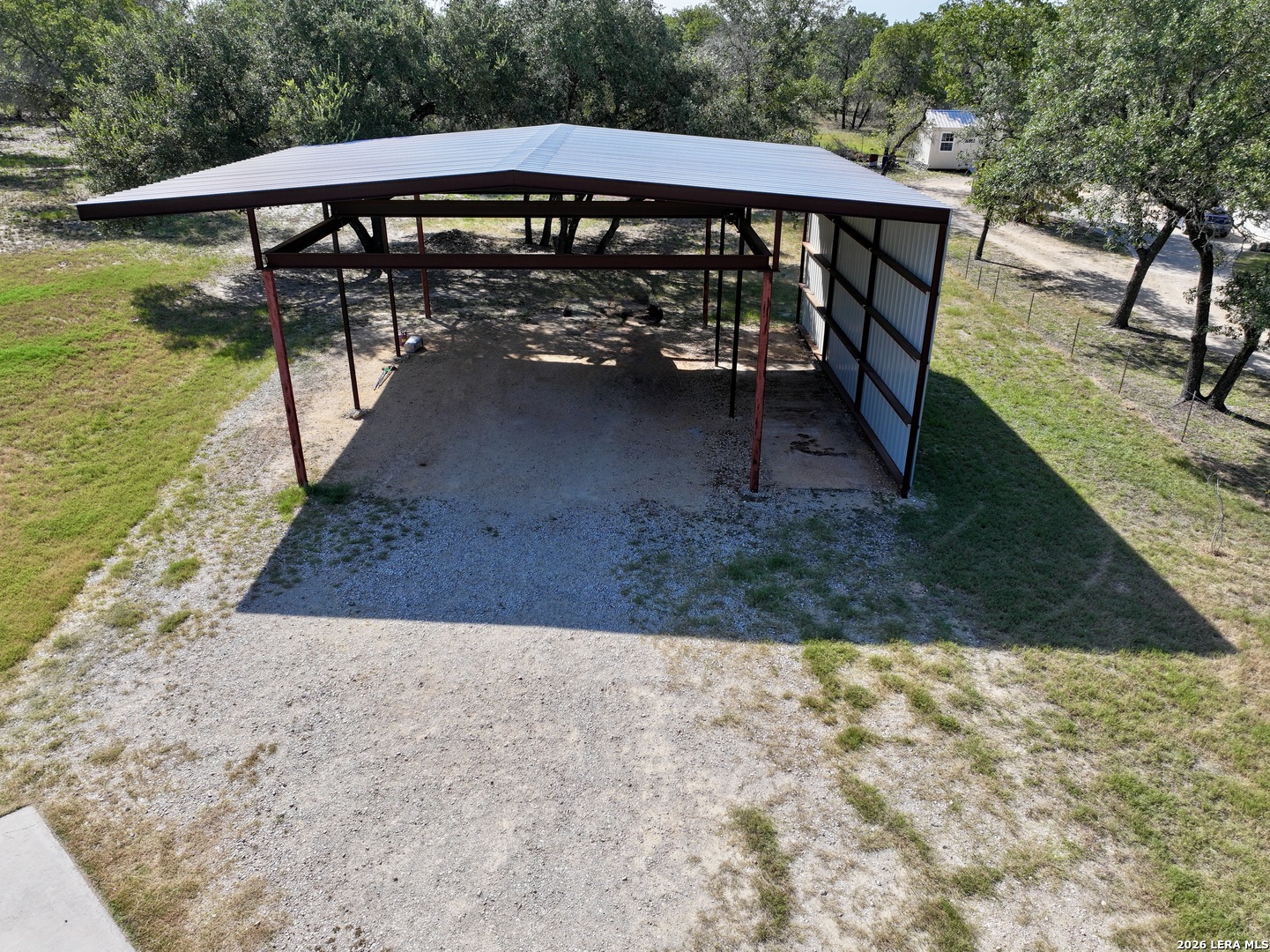 main property photo 40
