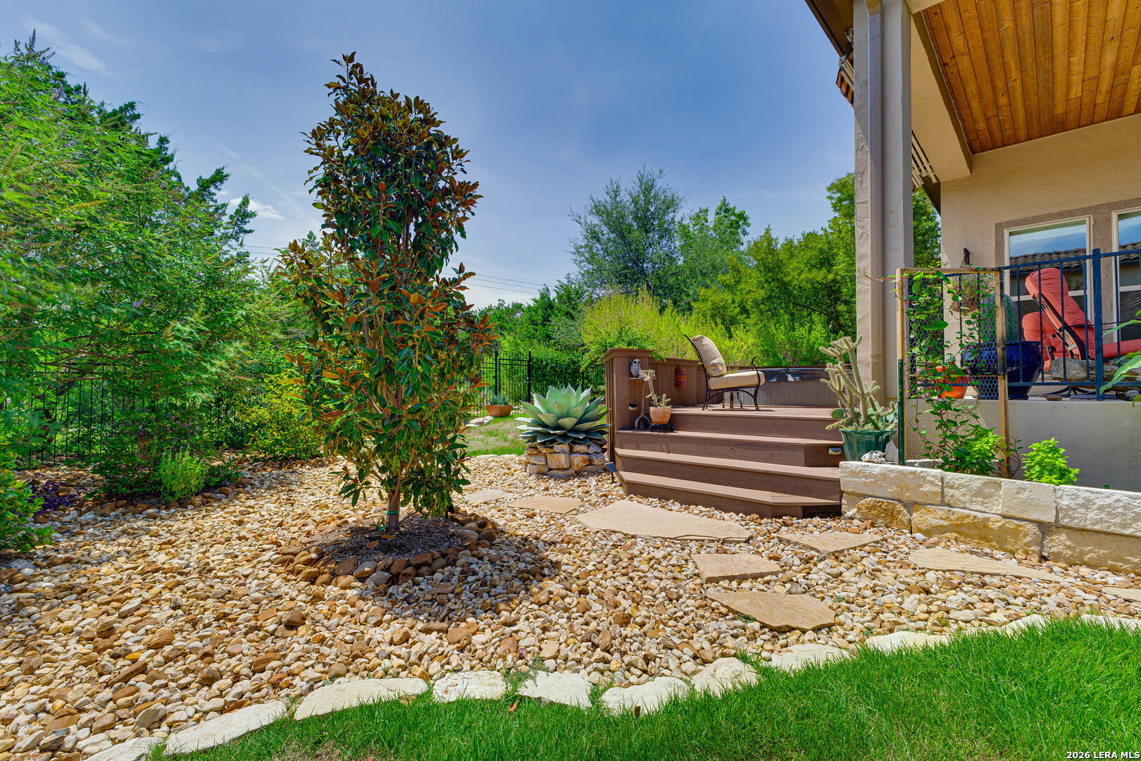 main property photo 25