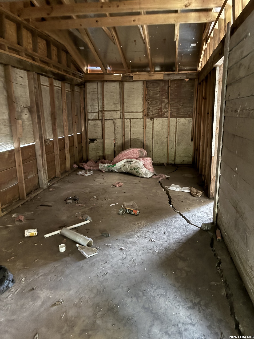 main property photo 31
