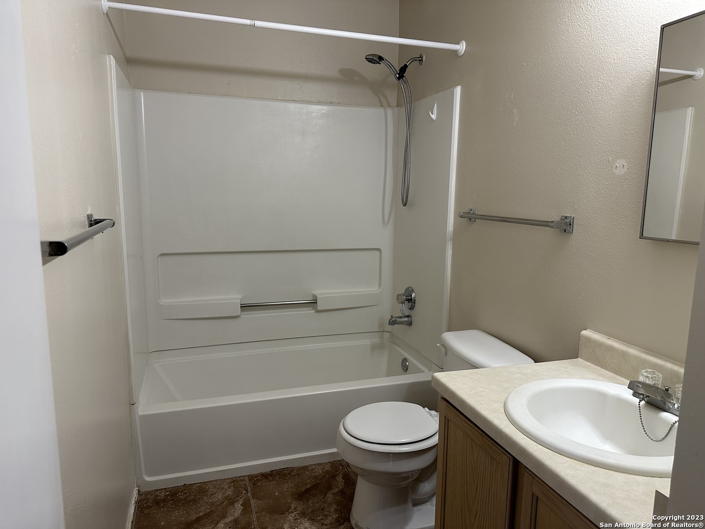main property photo 14