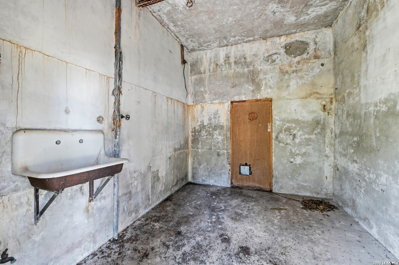 main property photo 71