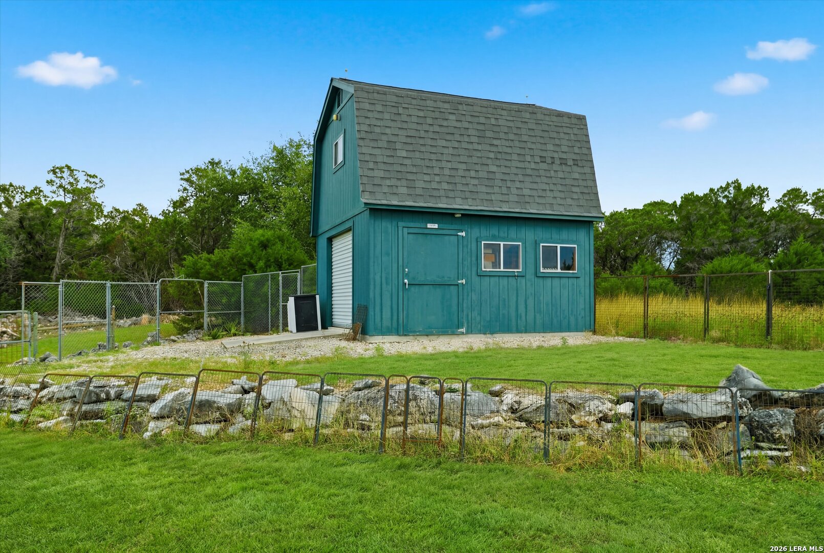 main property photo 16