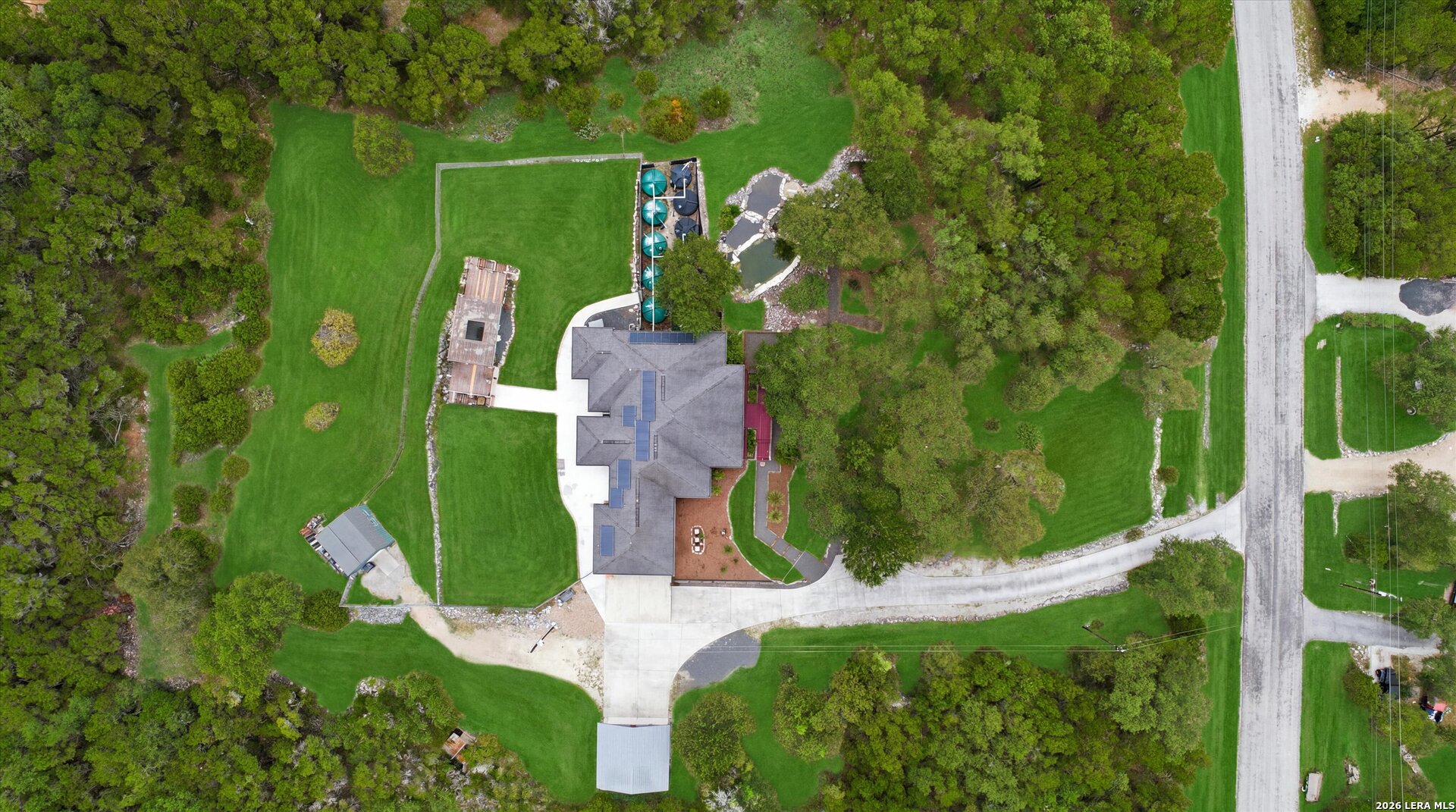 main property photo 28