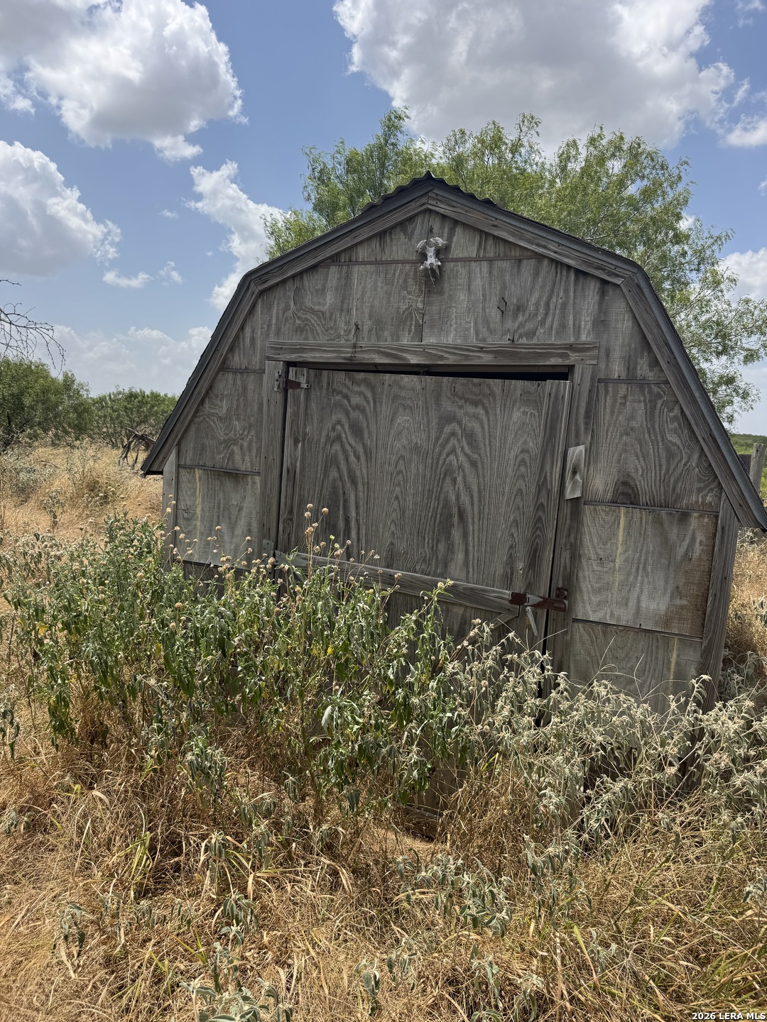 main property photo 13