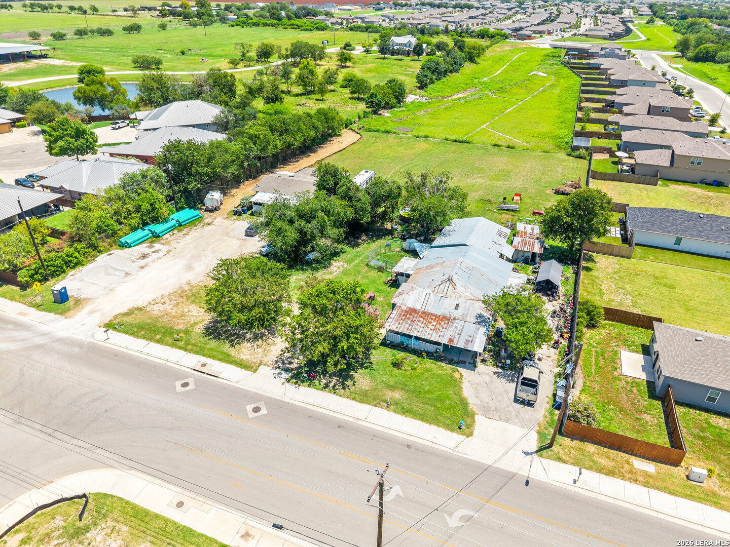 main property photo 11