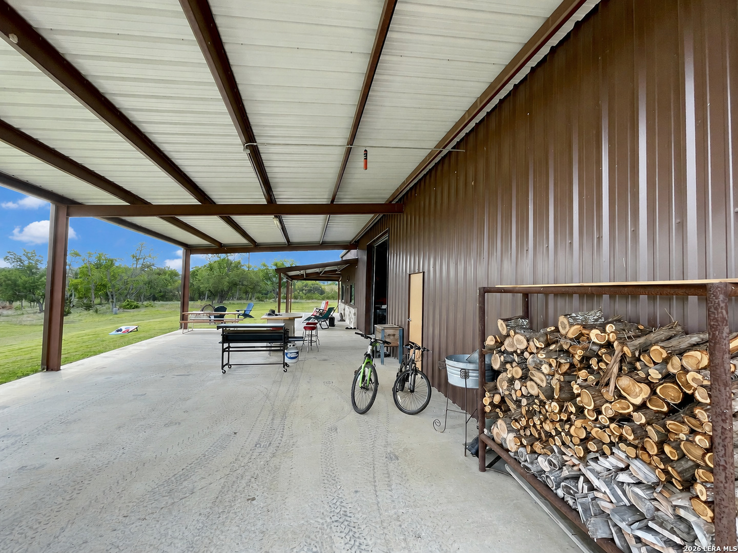 main property photo 10