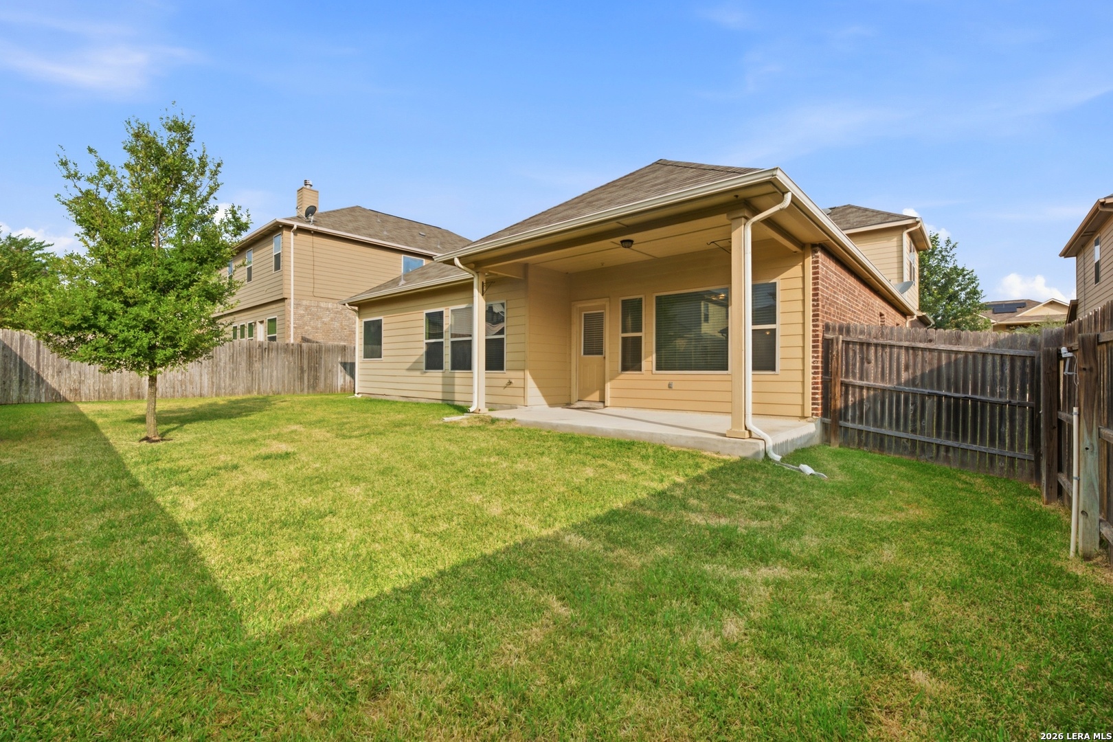 main property photo 23