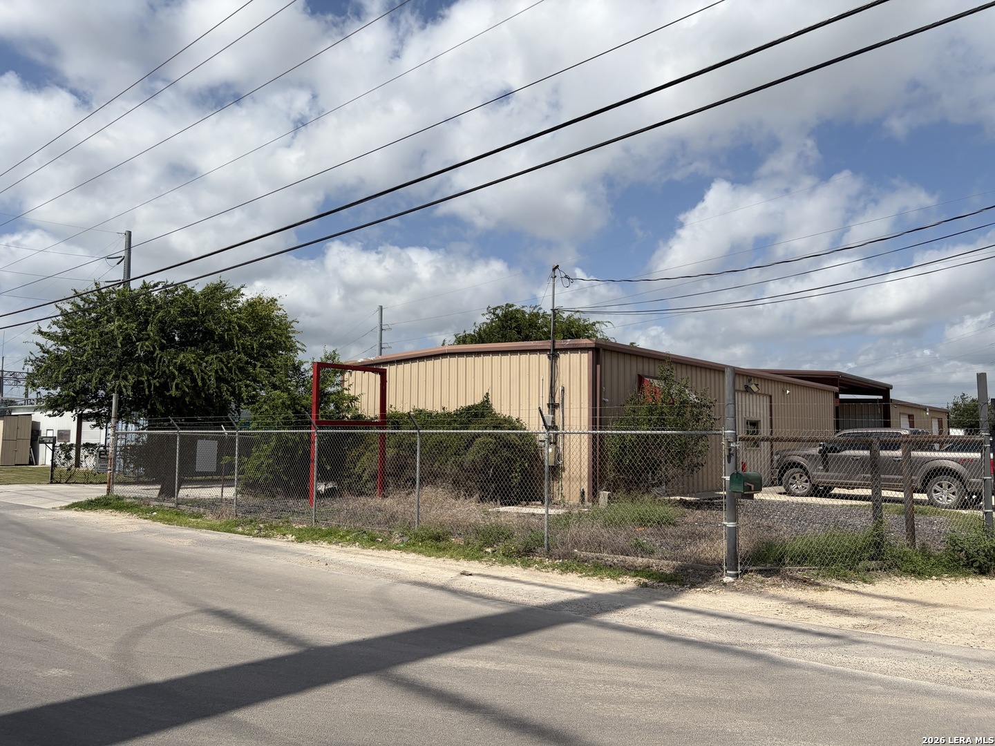 main property photo 16