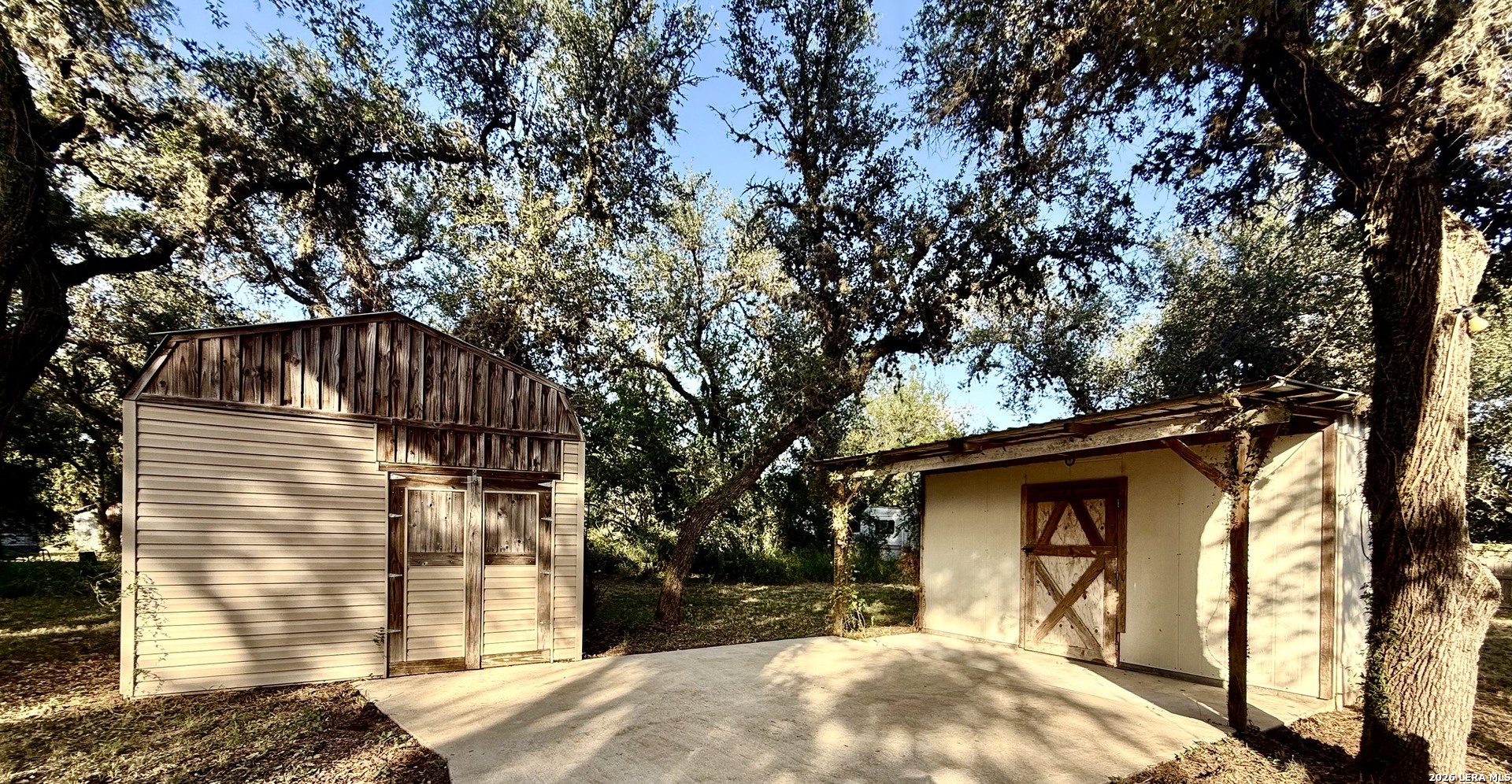 main property photo 40