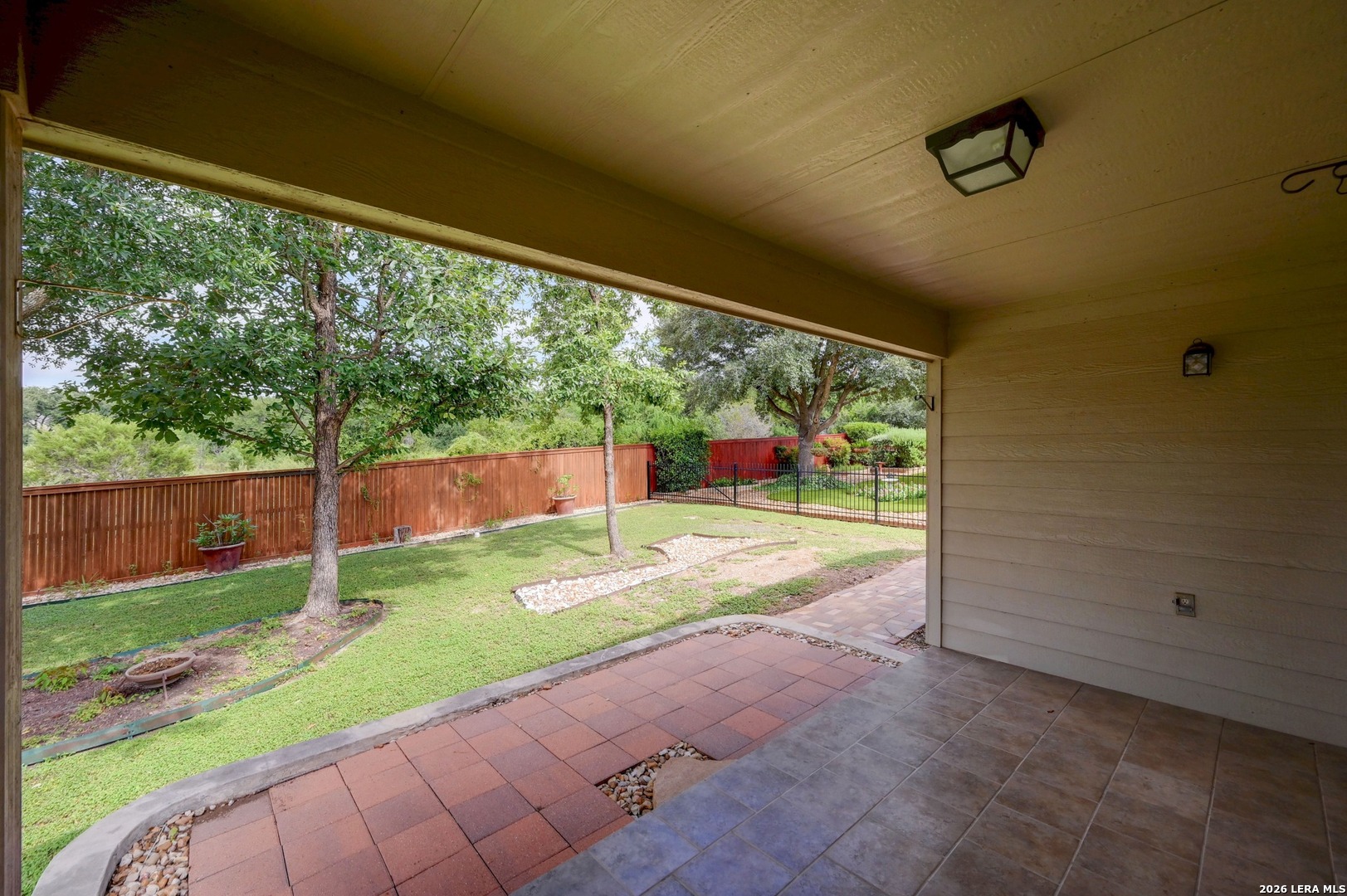 main property photo 28