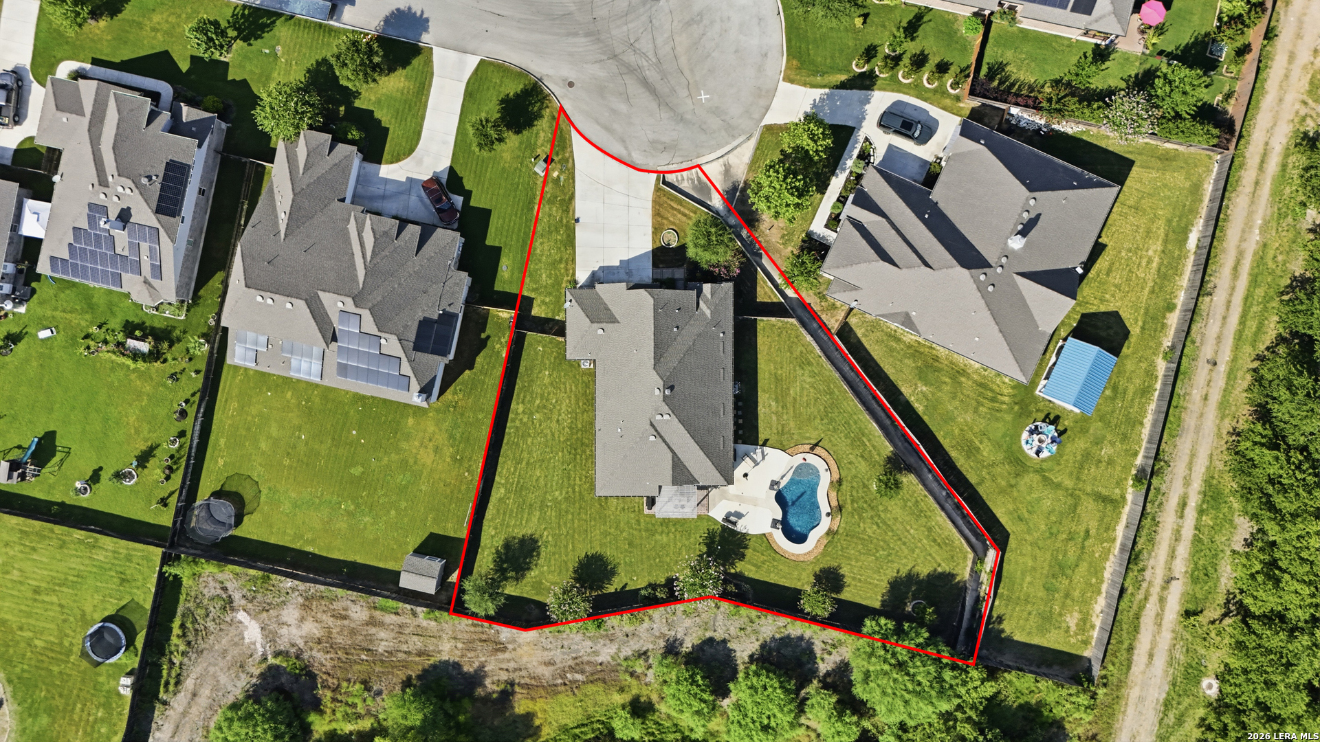 main property photo 33