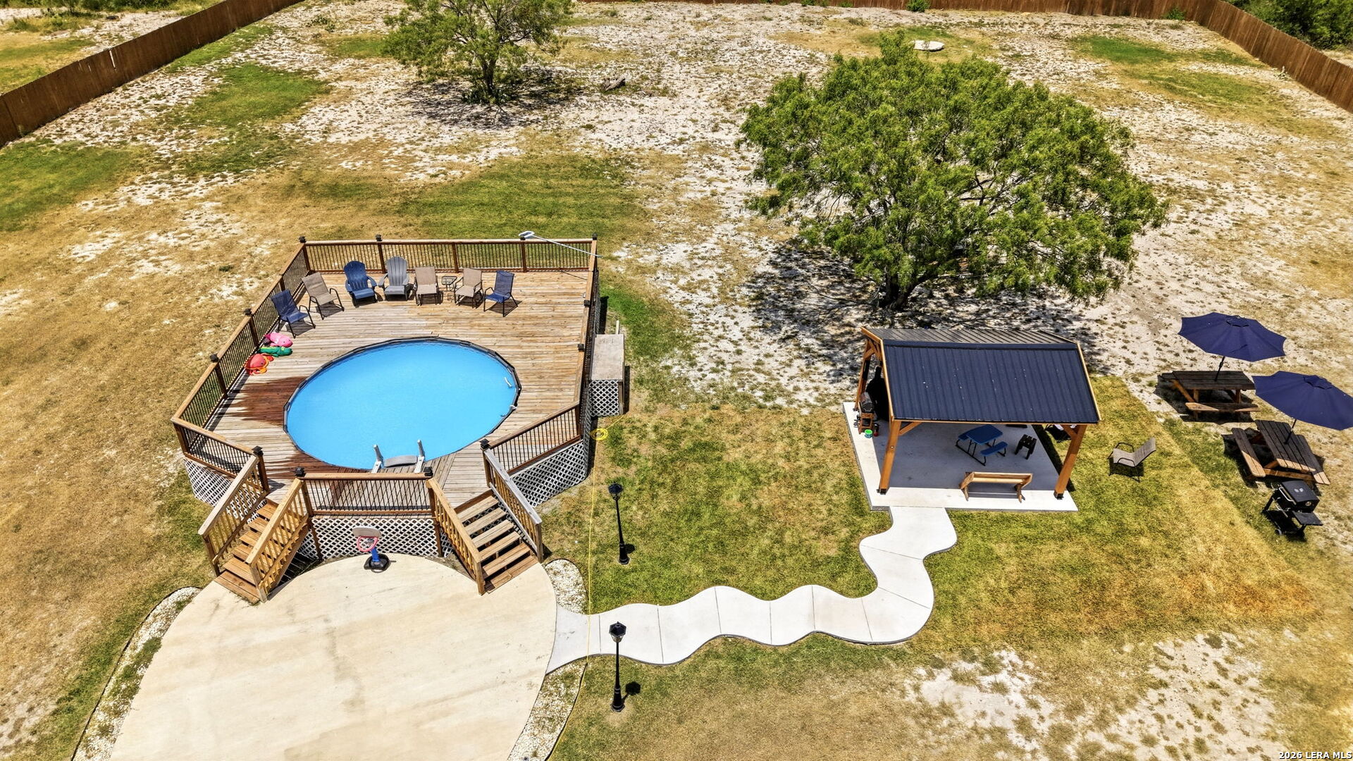 main property photo 45