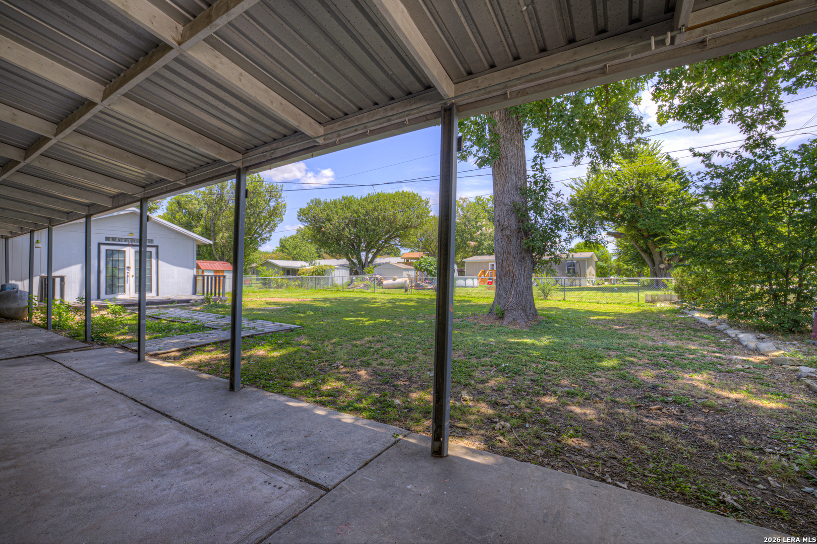main property photo 27